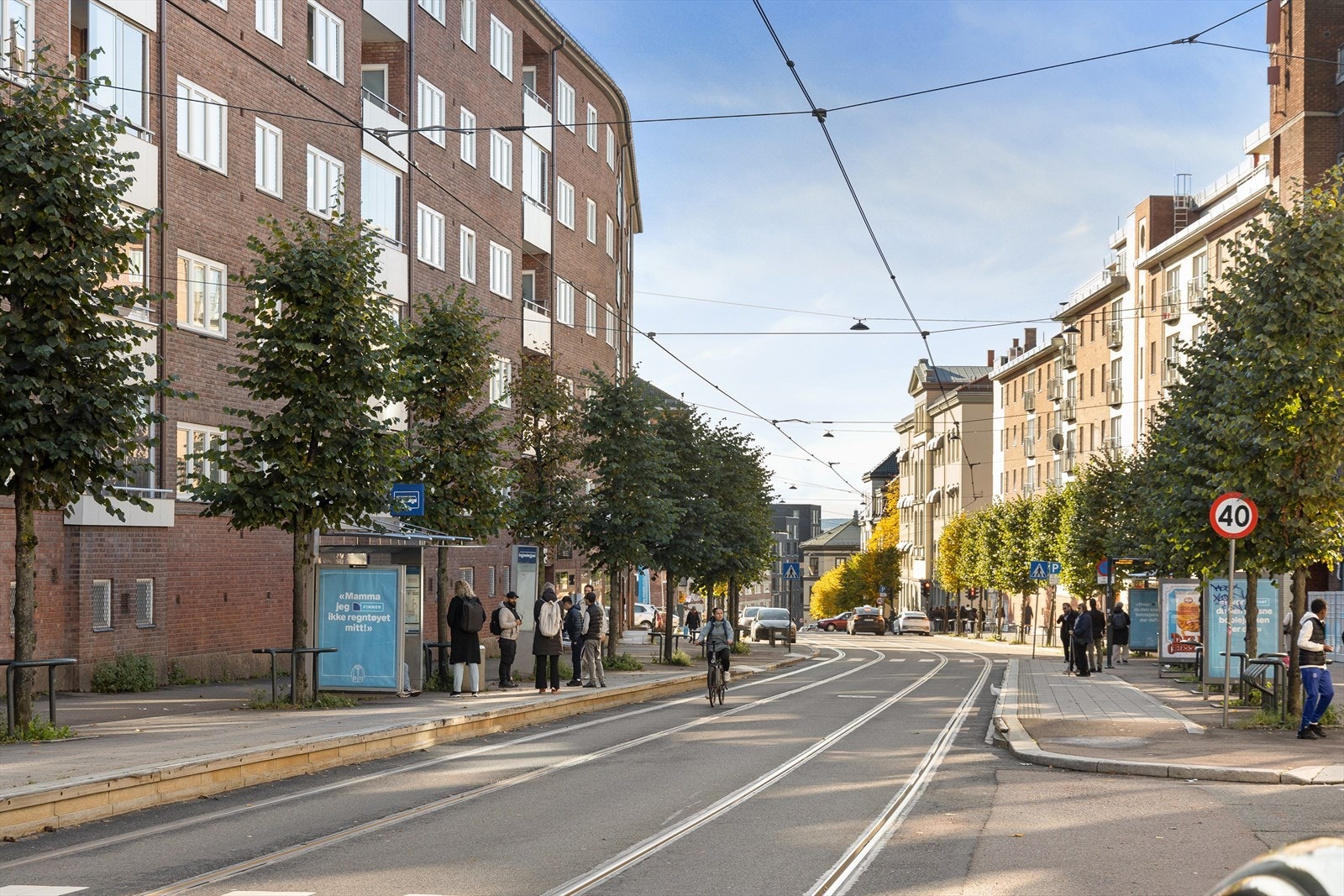 - Her har du alt av byens fasiliteter i umiddelbar nærhet. Carl Berner er også et svært sentralt kollektivknutepunkt, her går både buss, trikk og T-bane - Galleribilde