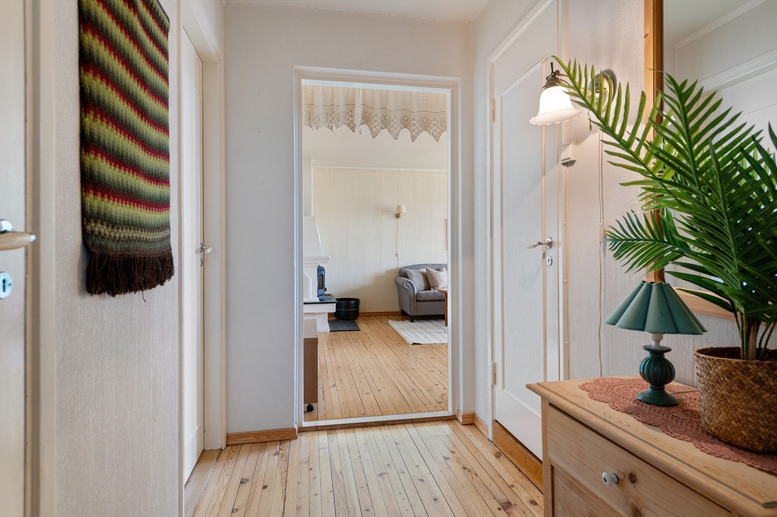 Entré med adkomst til flere rom Galleribilde