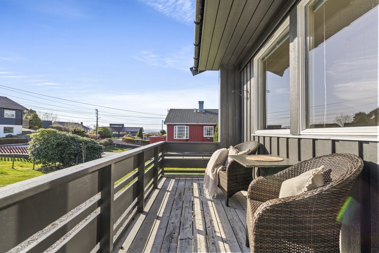 - Utgang fra stue til terrasse på 7 kvm - Galleribilde