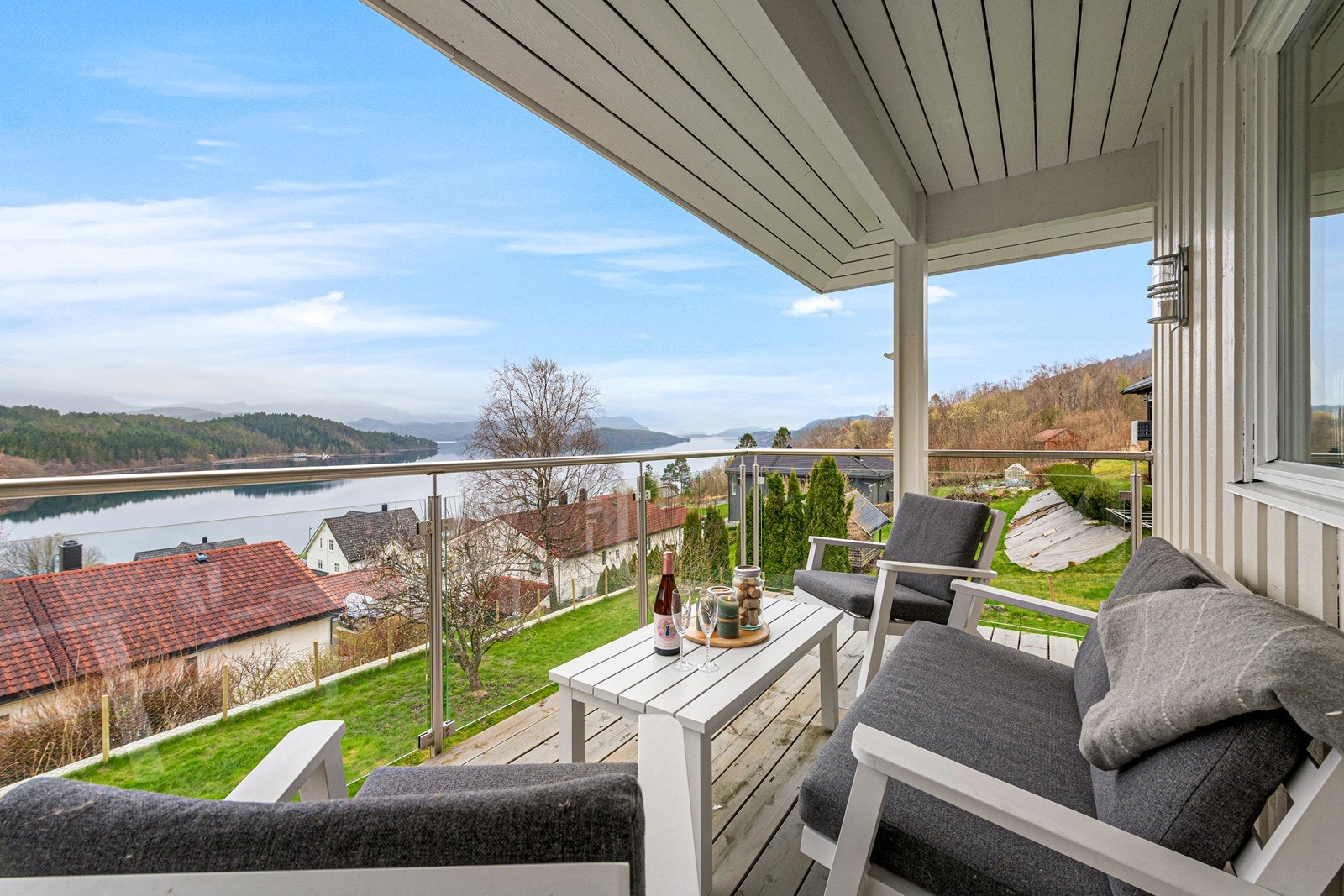 Fra terrasse i hovedetasjen Galleribilde