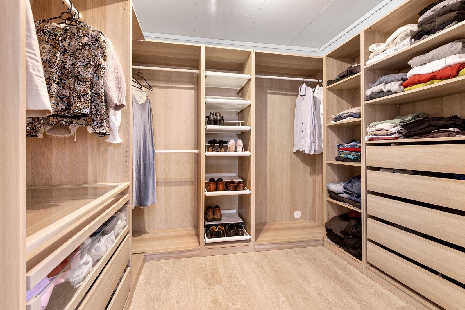 Walk in garderobe Galleribilde