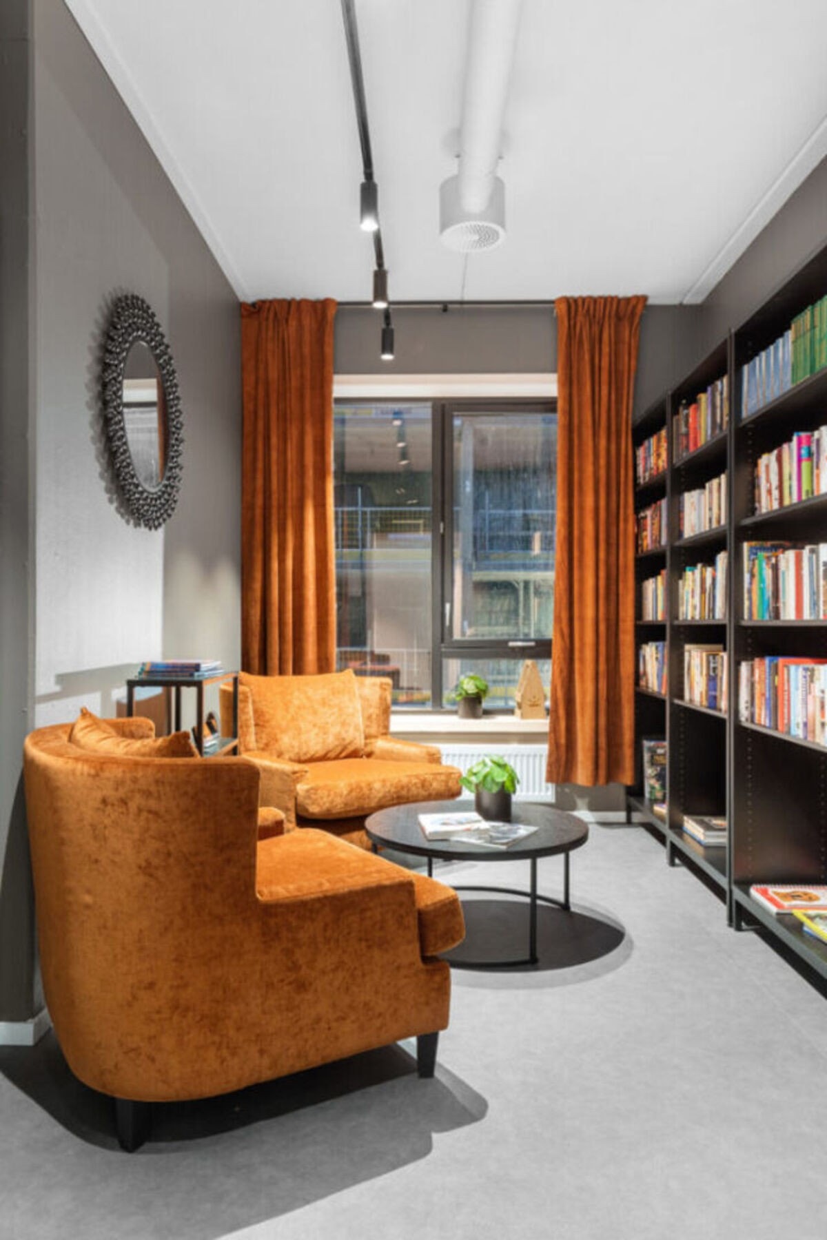 På biblioteket kan du hente inspirasjon blant flere skatter. Galleribilde