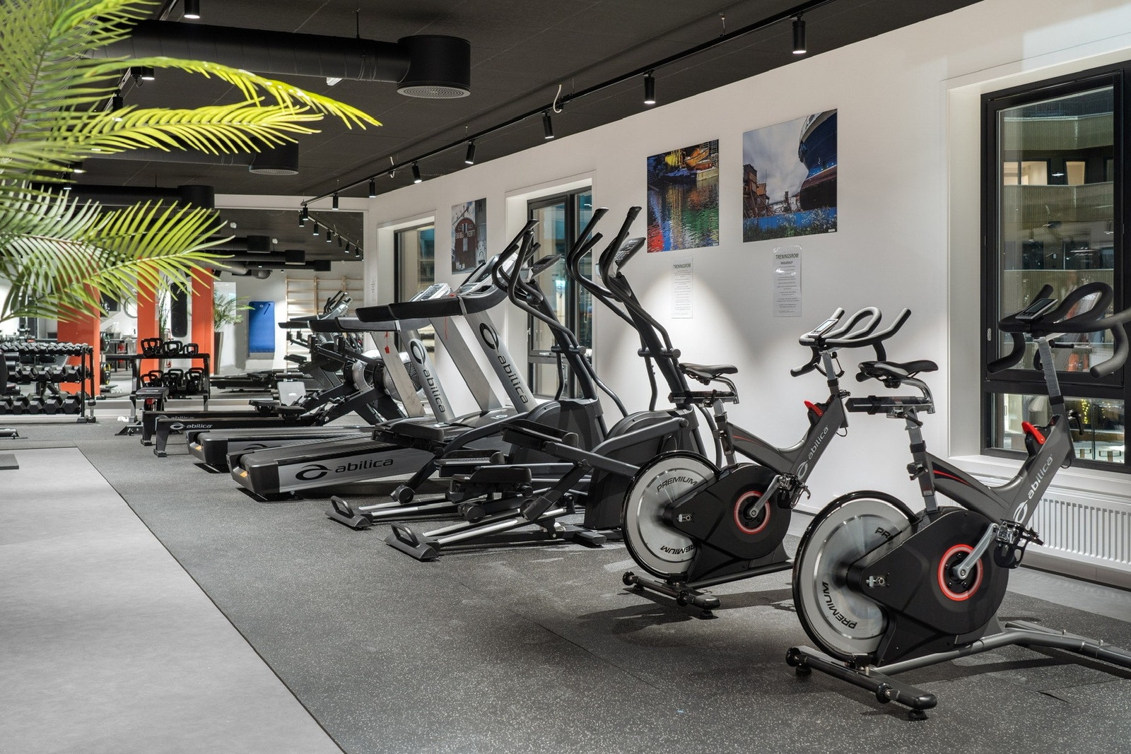 Det er også tillagt garderobefasiliteter med dusj og badstue. Galleribilde