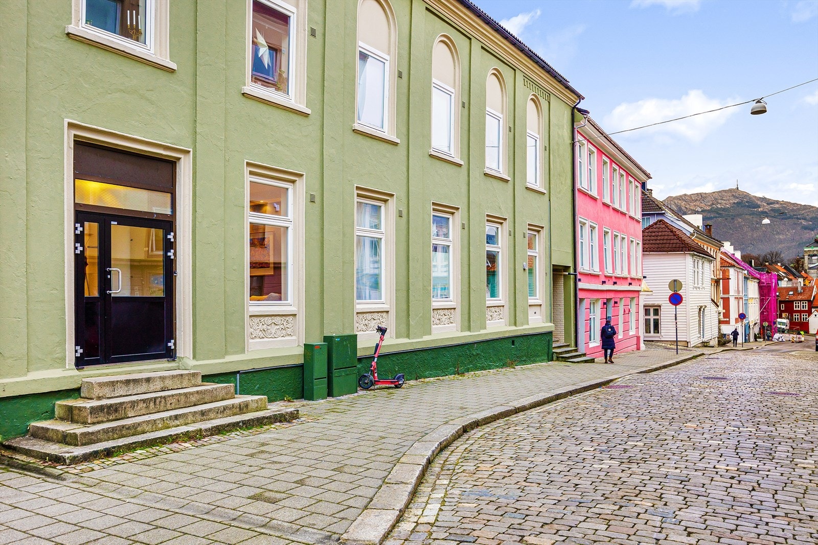 Velkommen til Skottegaten 15 - Presentert av Eiendomsmegler Vest v/Halvor Wiik Pedersen. Galleribilde