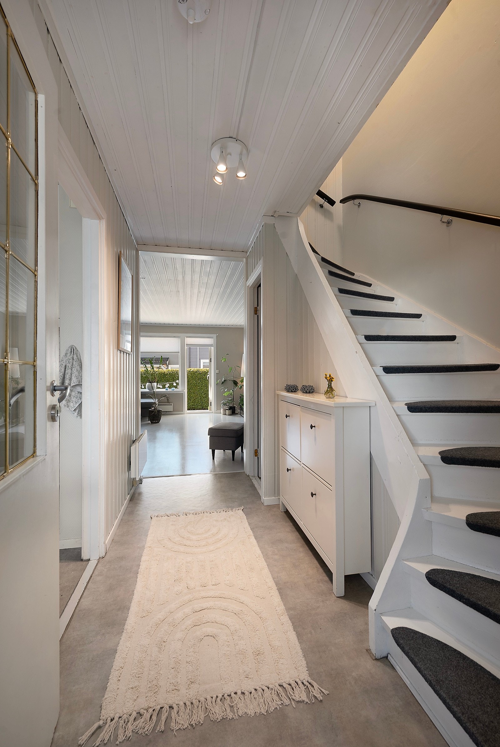 Da tar vi trappen opp til andre etasje Galleribilde