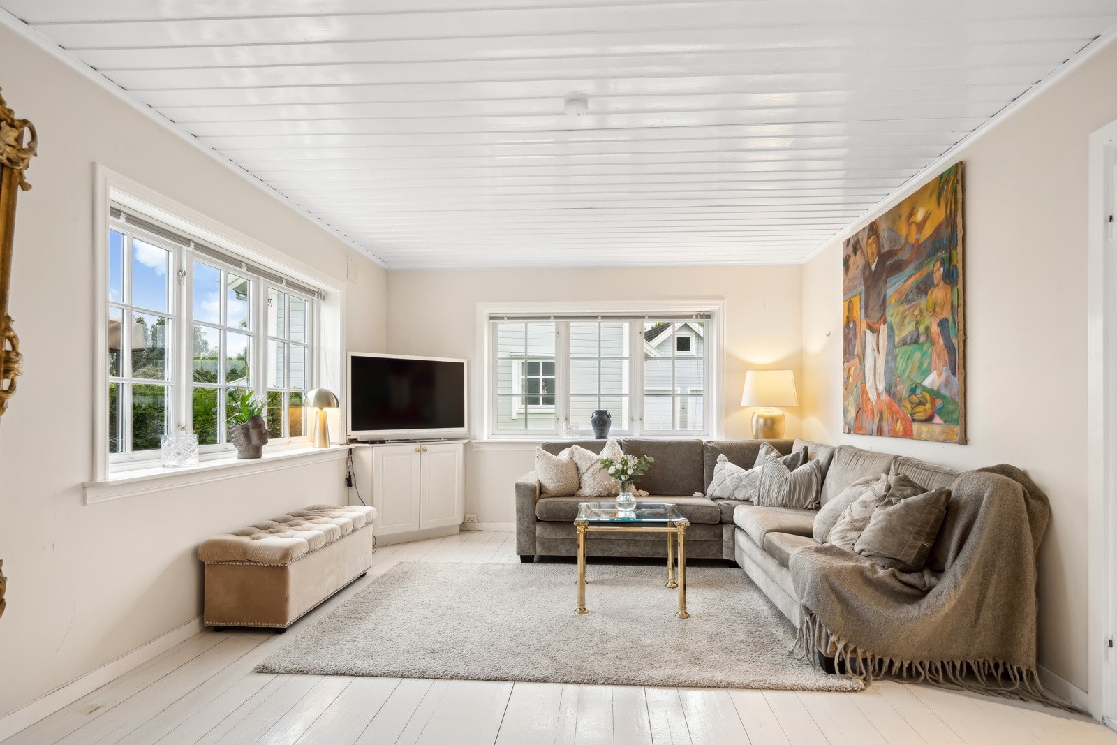 Boligen er bestående av 2 stuer, praktisk inndelt i spisestue og dagligstue. Galleribilde