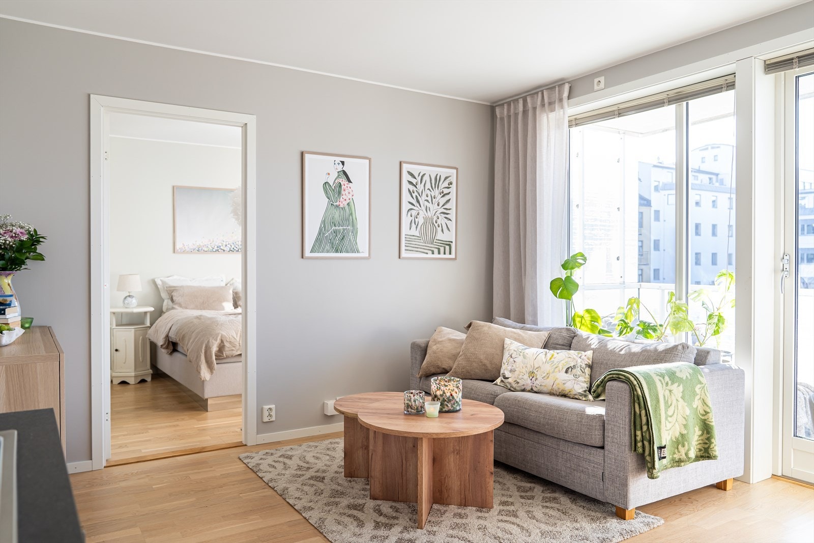 Fra stuen har du adkomst til et romslig soverom. Galleribilde