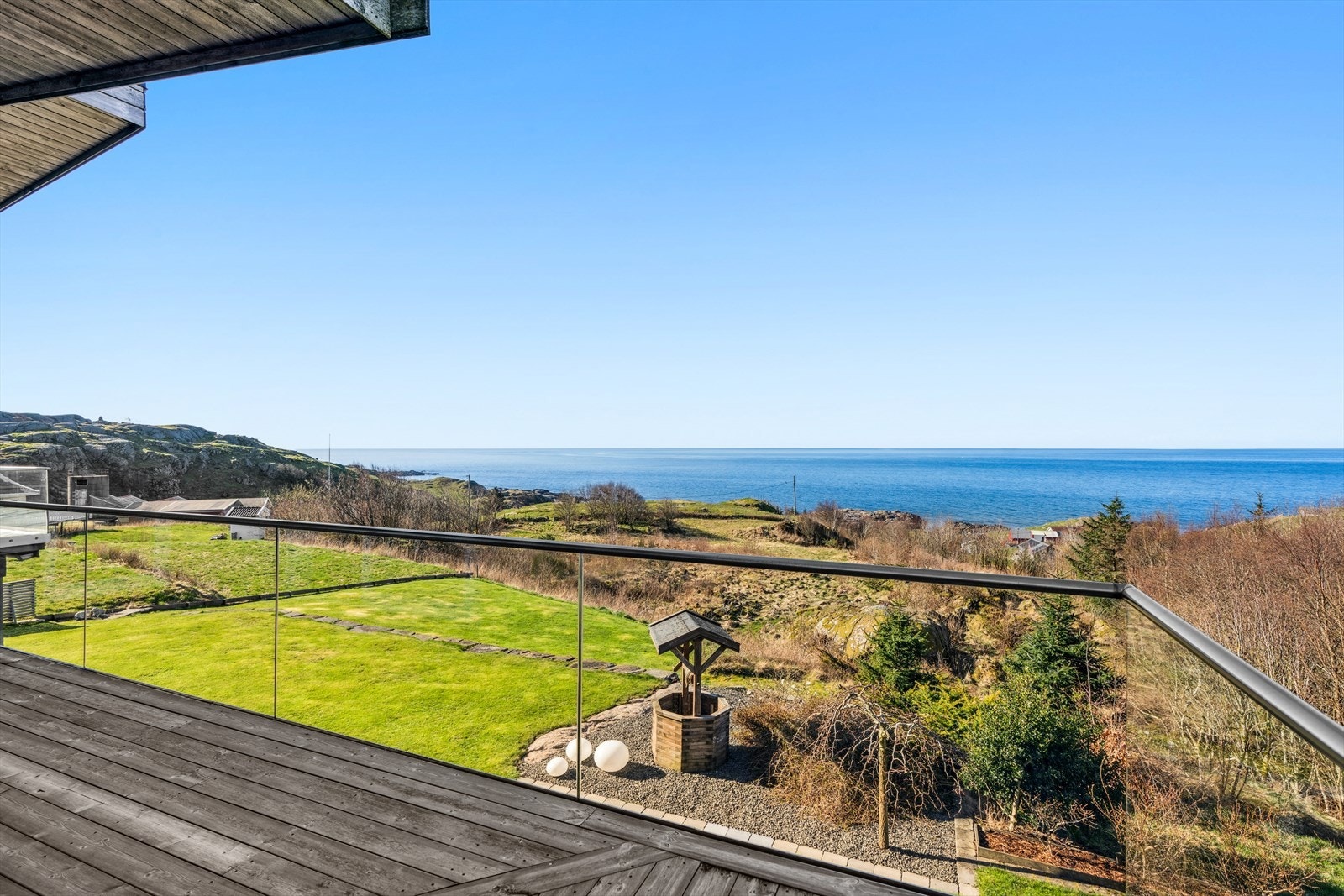 Hovedsoverommet har samme flotte utsikt som fra oppholdsrommet. Galleribilde