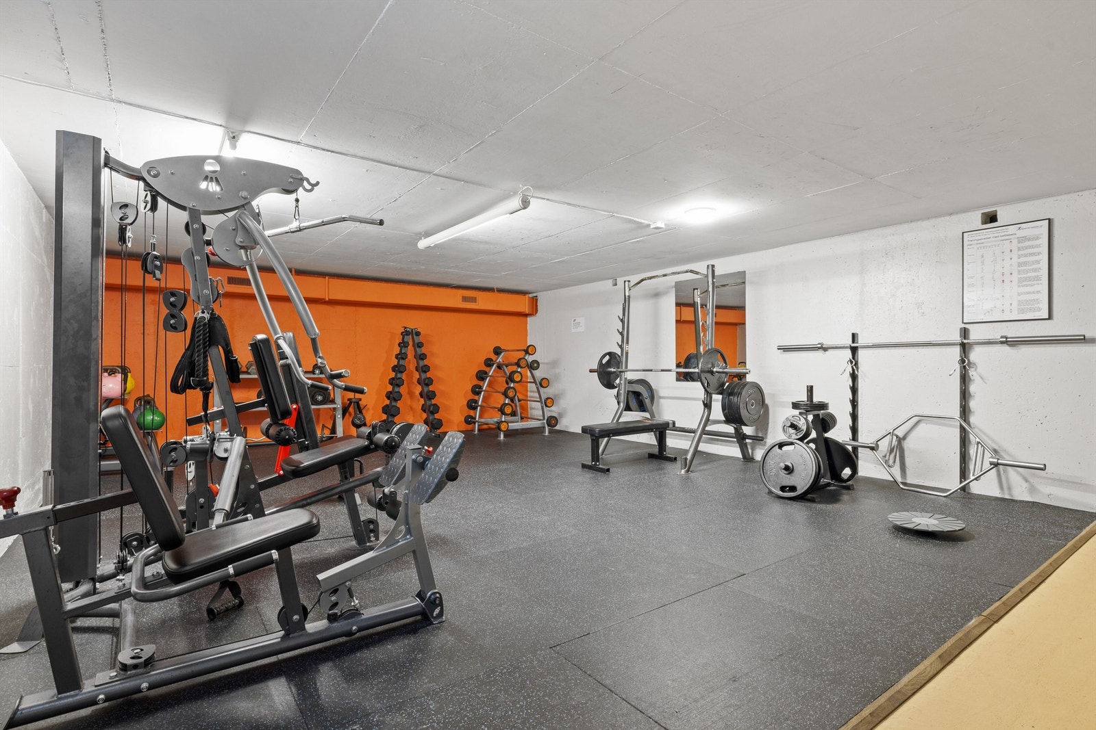 Her bor du i et stort og veletablert borettslag med blant annet treningsrom, hobbyrom og gjesteleilighet Galleribilde