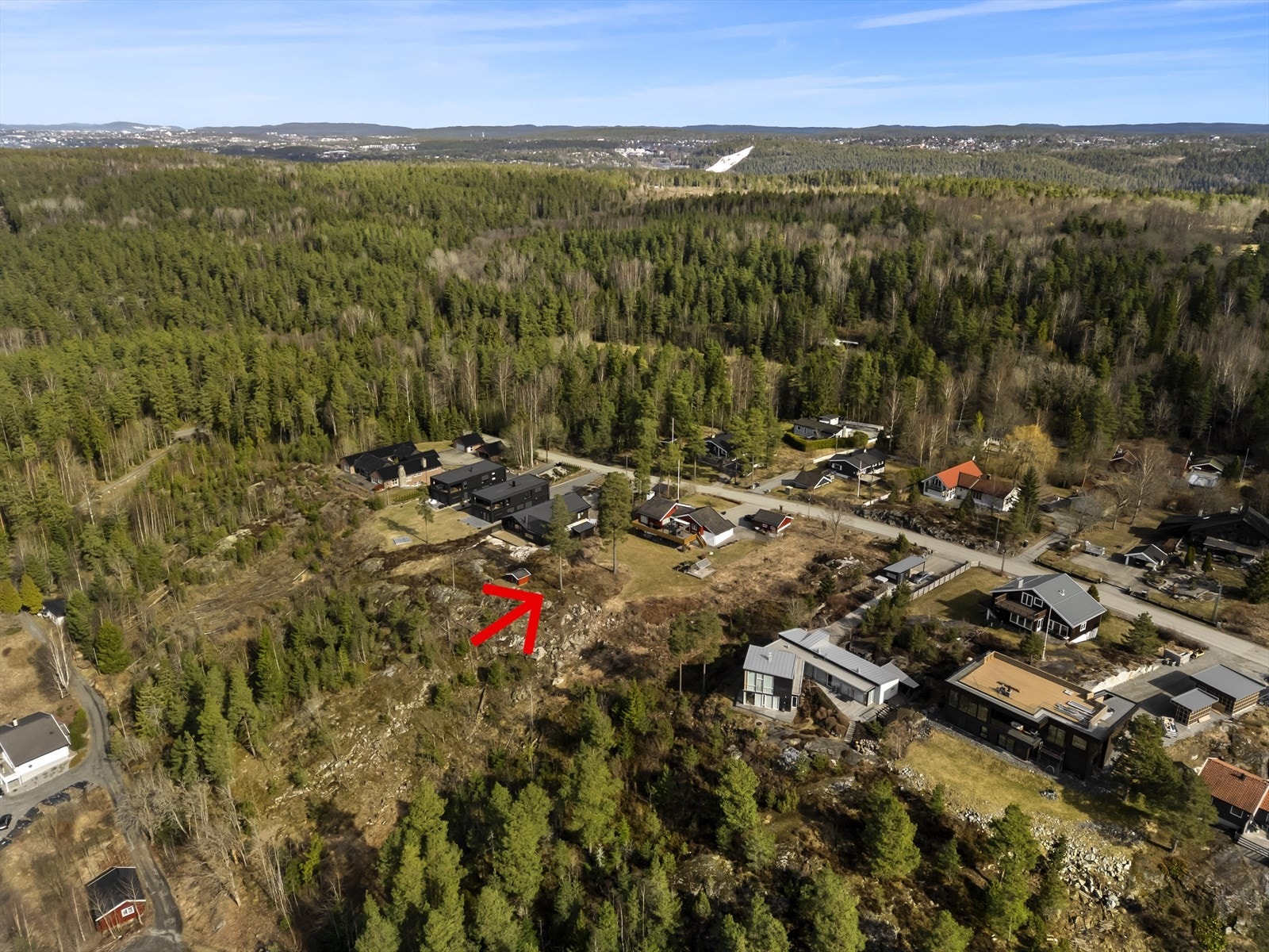 Enkelt med selvsyn på tomten eller ring megler for avtale Galleribilde