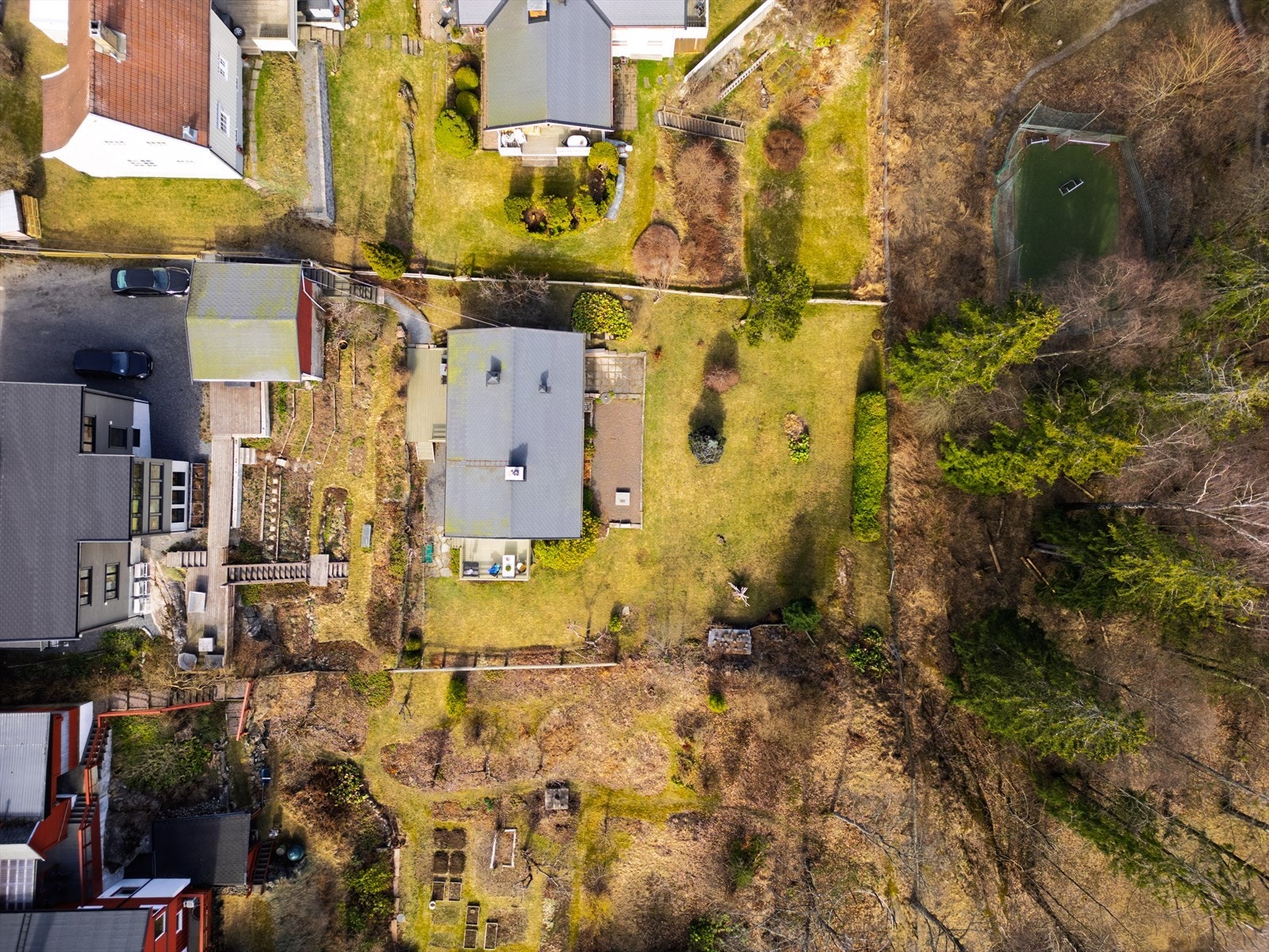 Attraktiv og fredelig beliggende tomt på ca. 942 m² Galleribilde