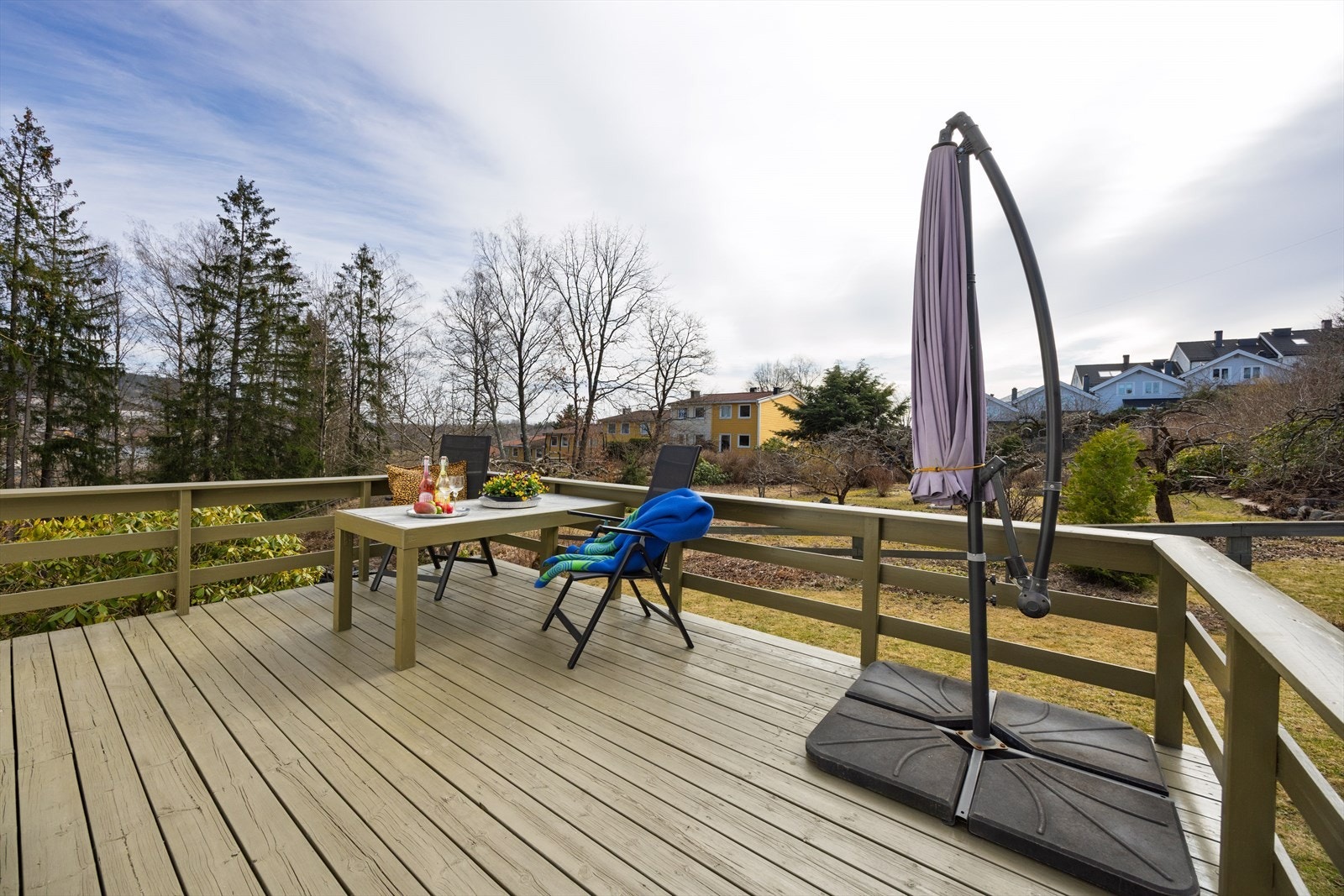 Terrassen er på ca. 15 m² Galleribilde