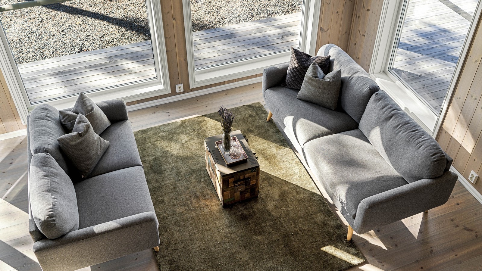 Hytten holder en god standard og har delikate valg av panel og overflater Galleribilde