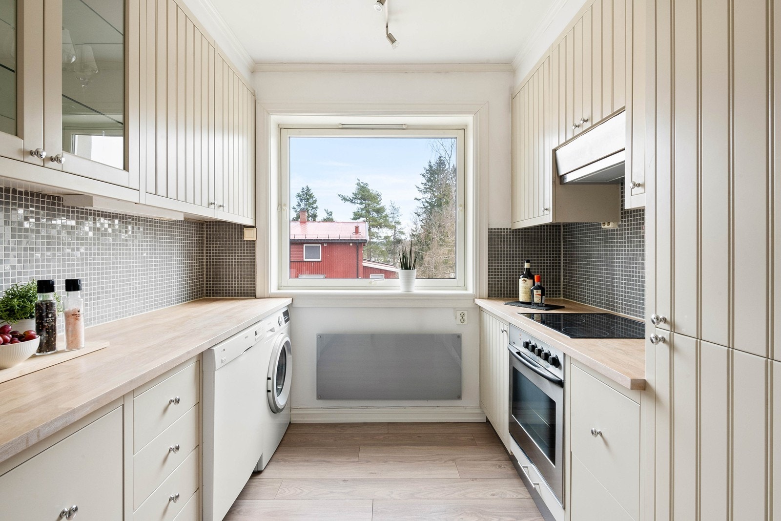 Opplegg for vaskemaskin på både kjøkken og bad Galleribilde