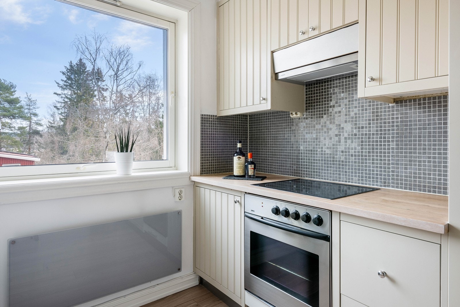 Godt med skap- og benkeplass Galleribilde