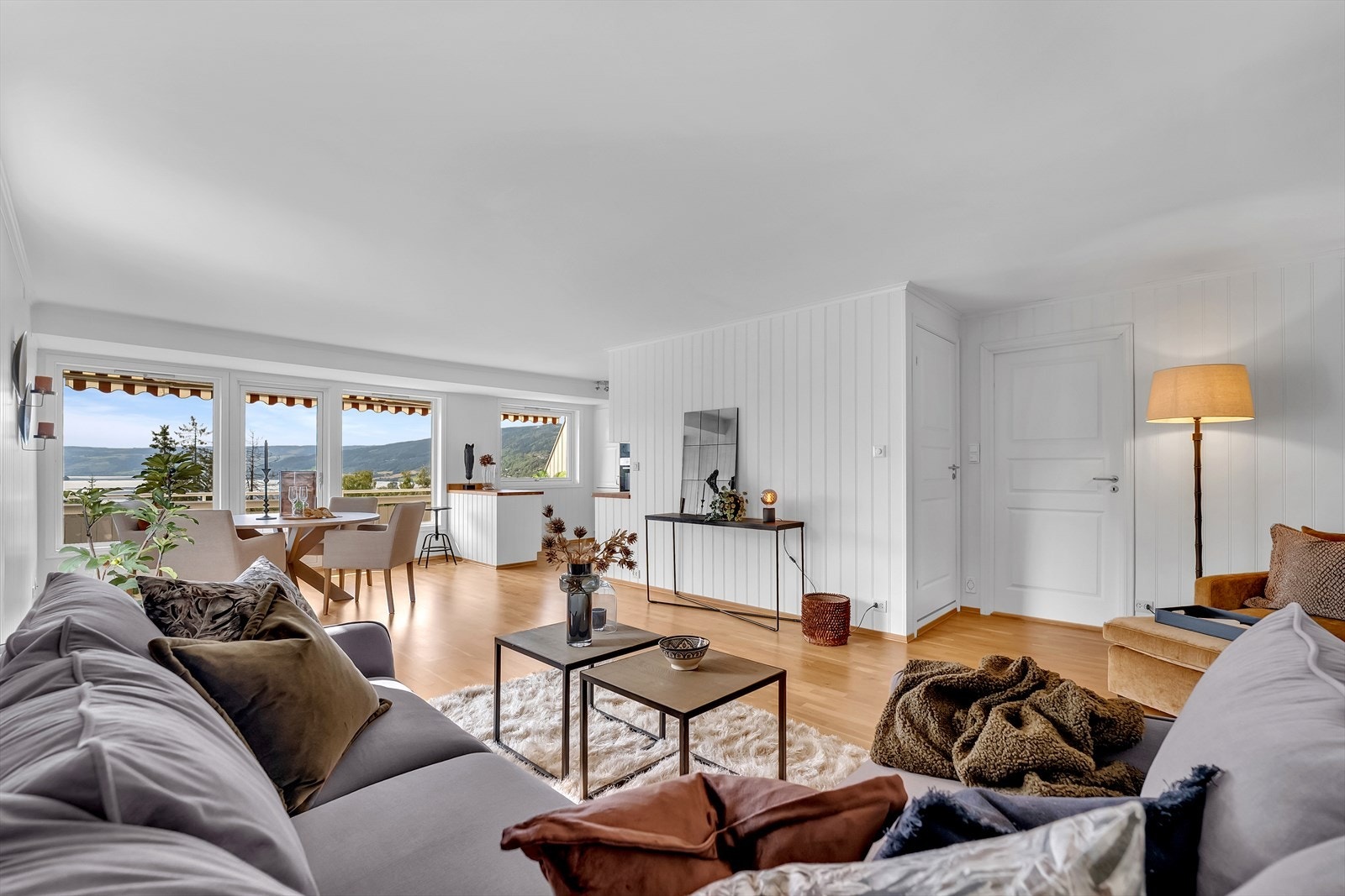 Innbydende eierleilighet med fin beliggenhet i andre etasje. Galleribilde