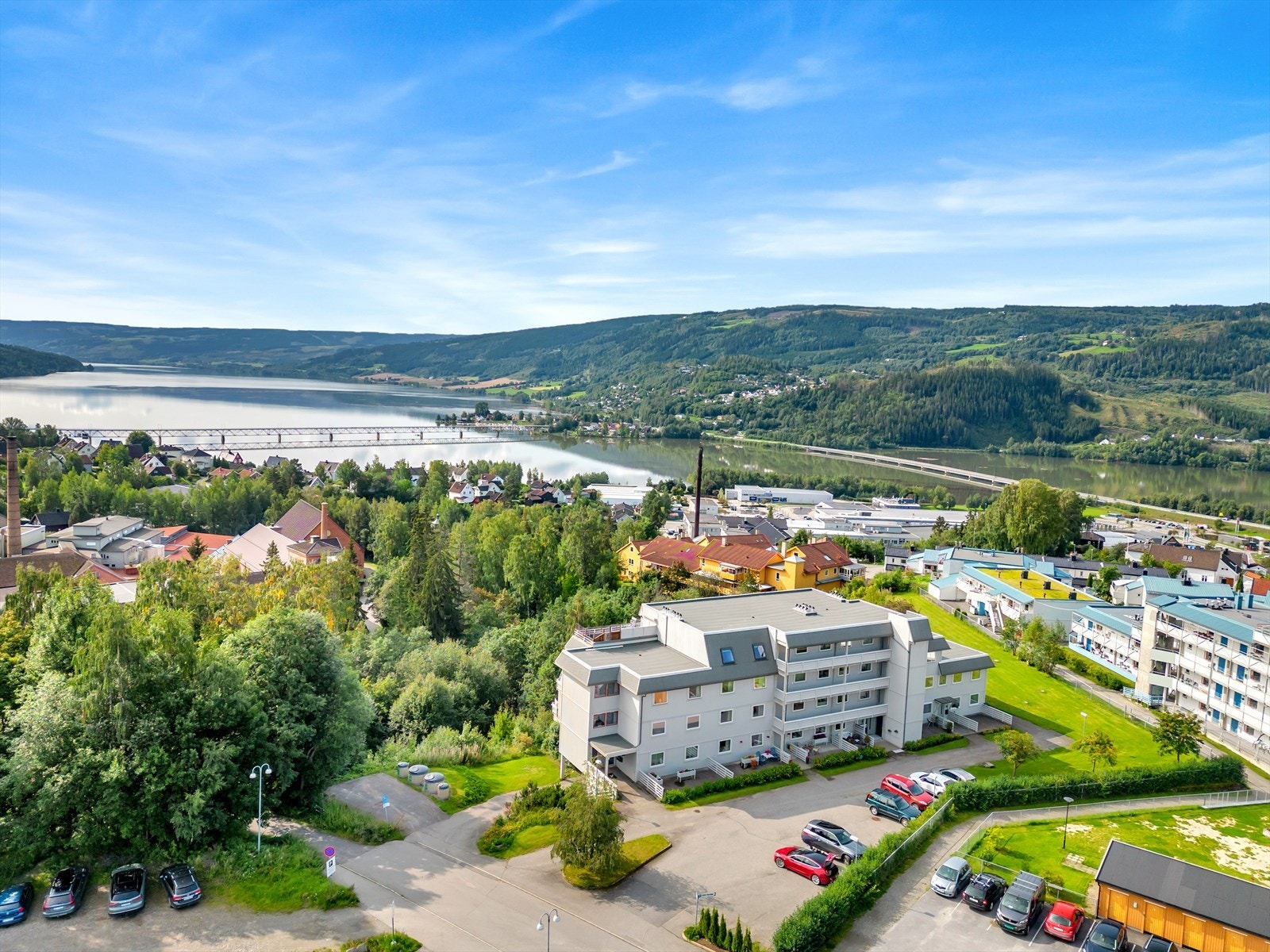 Eiendommen har en meget attraktiv beliggenhet i Lillehammer sentrum. Galleribilde