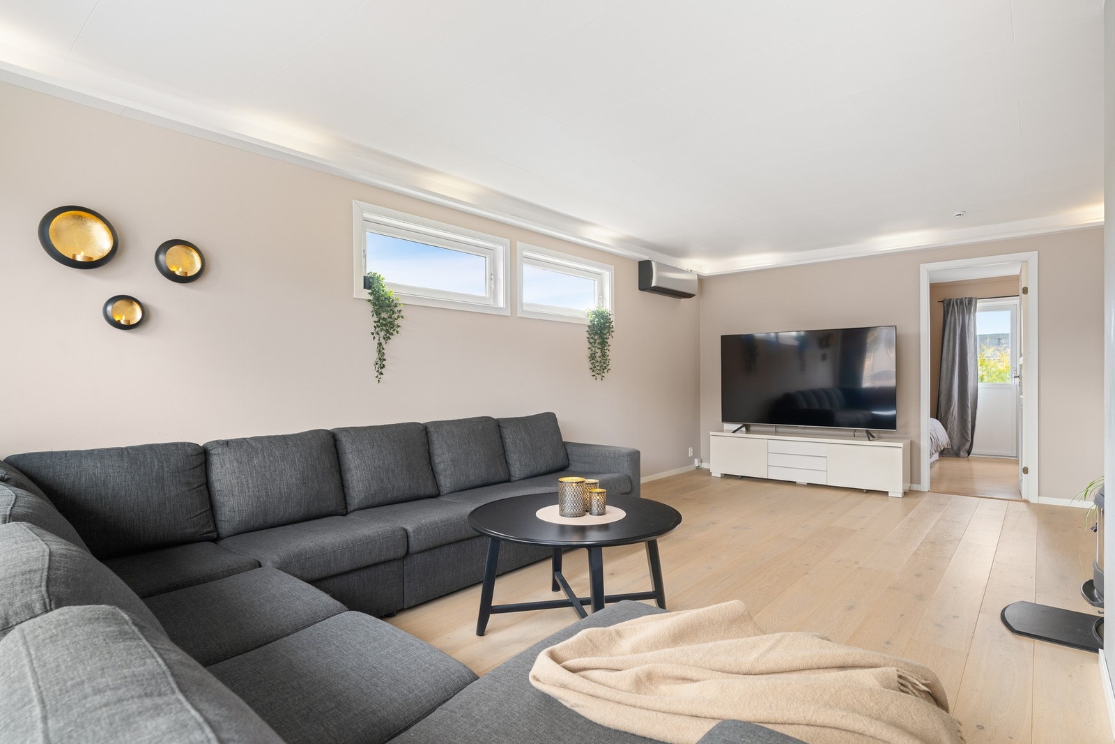 Innfelt ledlys i tak som gir en fin effekt på kveldene Galleribilde