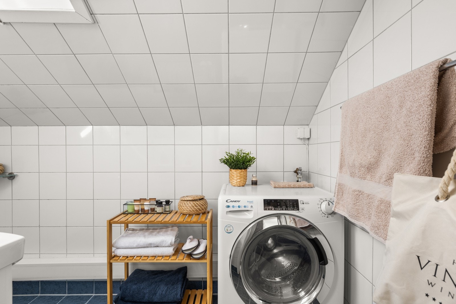 Opplegg for vaskemaskin. Galleribilde