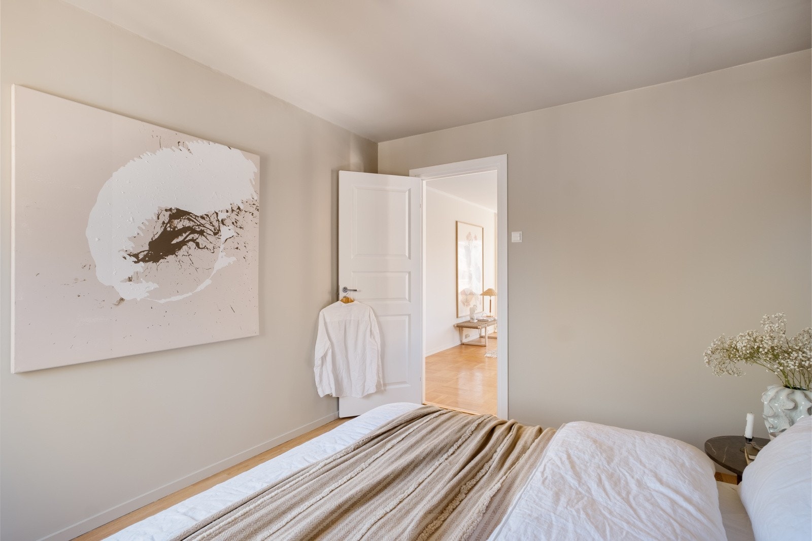 Det er god og luftig atmosfære i soverommene. Galleribilde