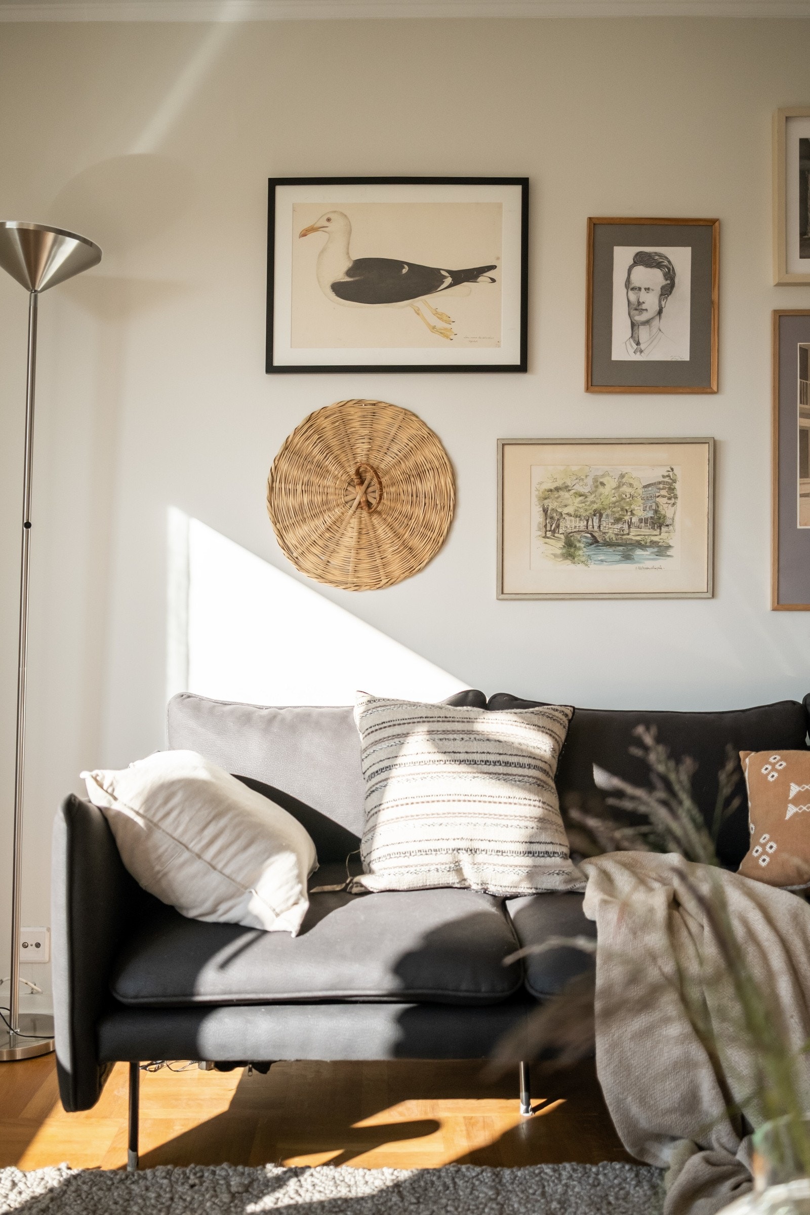 Leiligheten er gjennomgående og har meget gode lysforhold. Galleribilde