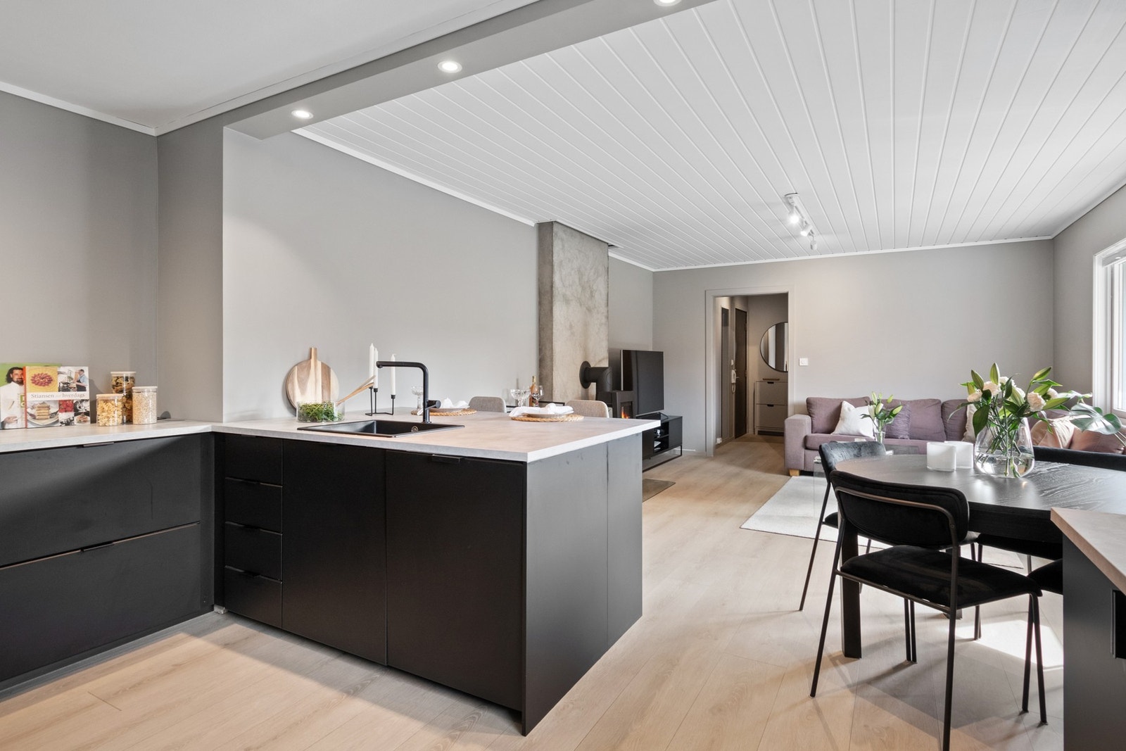 Eie Tønsberg v/Hanna Sundby presenterer denne flotte leiligheten i Monrads gate 2! Galleribilde