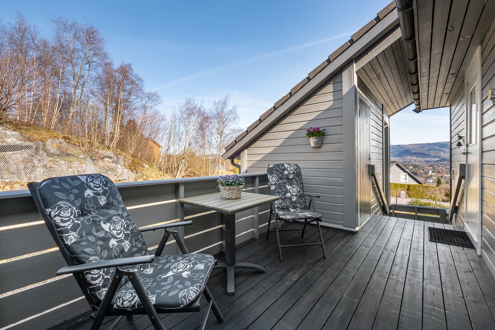 Usjenert uteplass Galleribilde