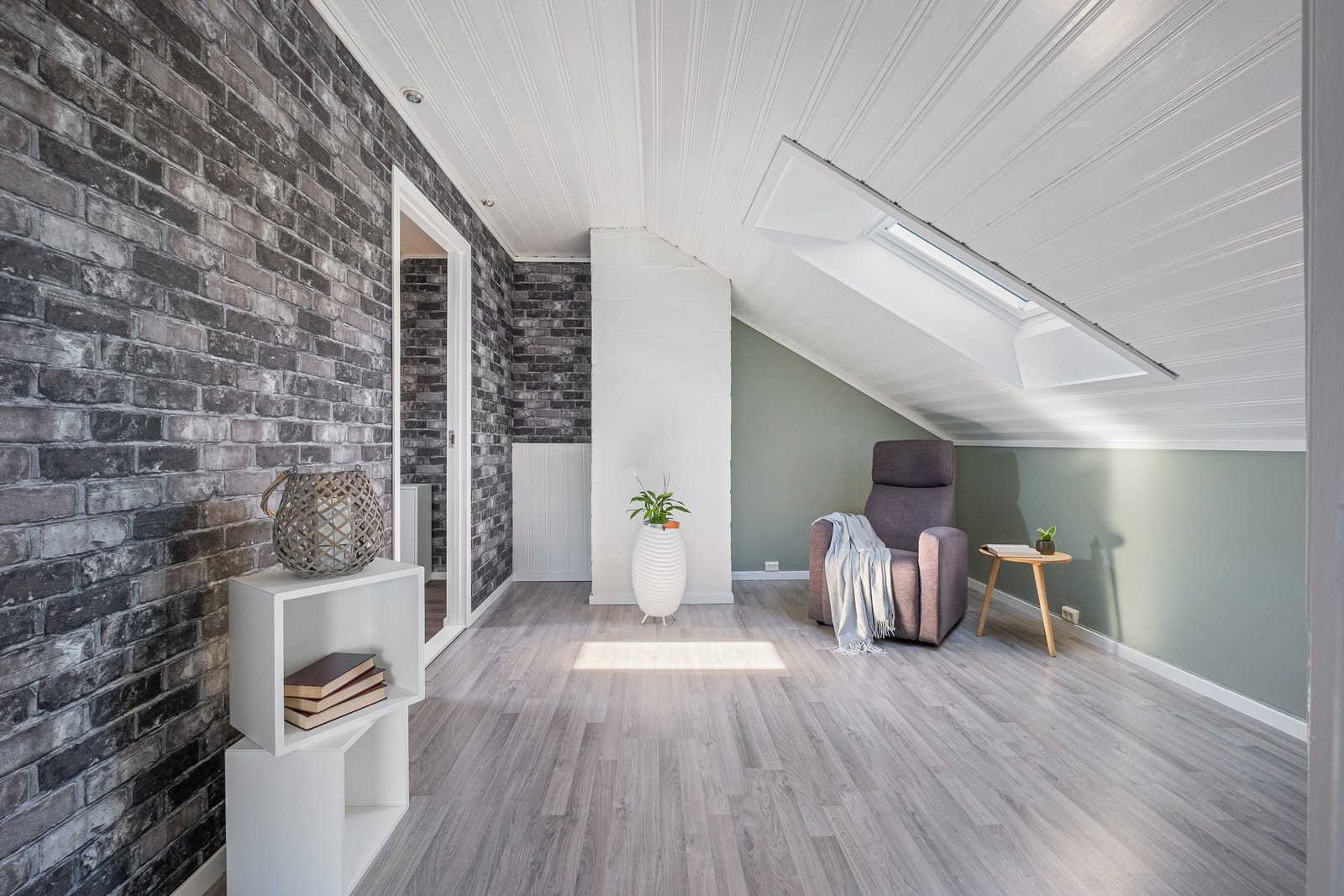 Loftsstuen er i dag benyttet som tv-stue. Galleribilde