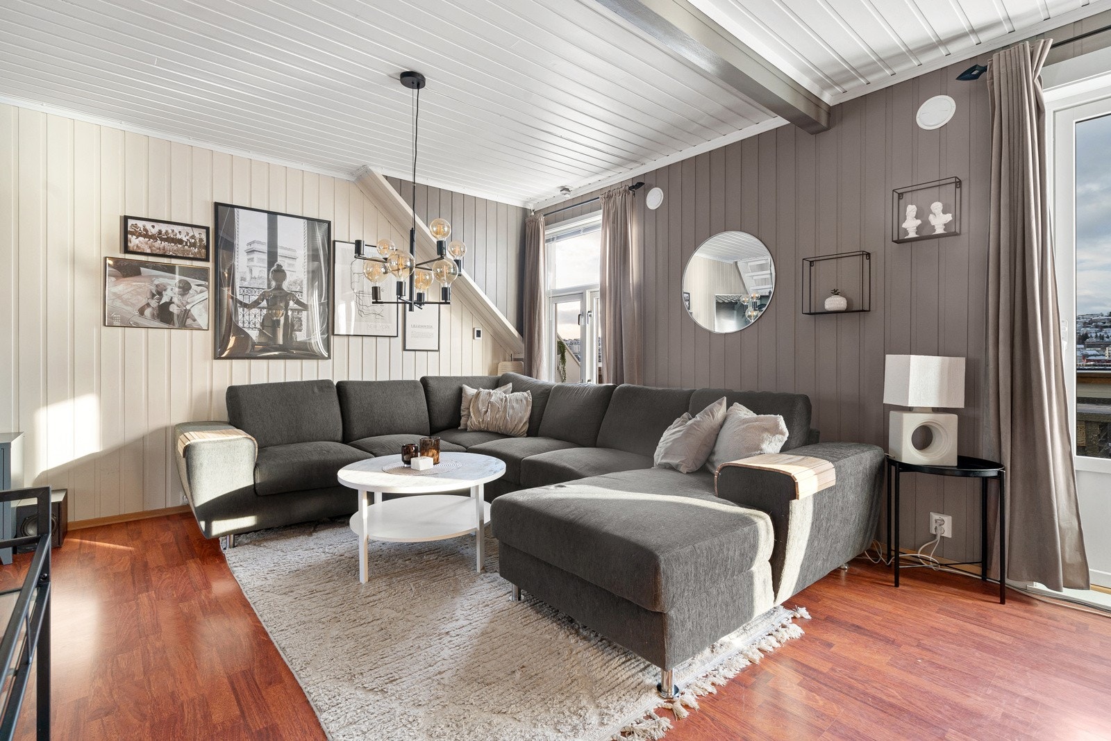 Stuen har plass til å skape egne soner Galleribilde