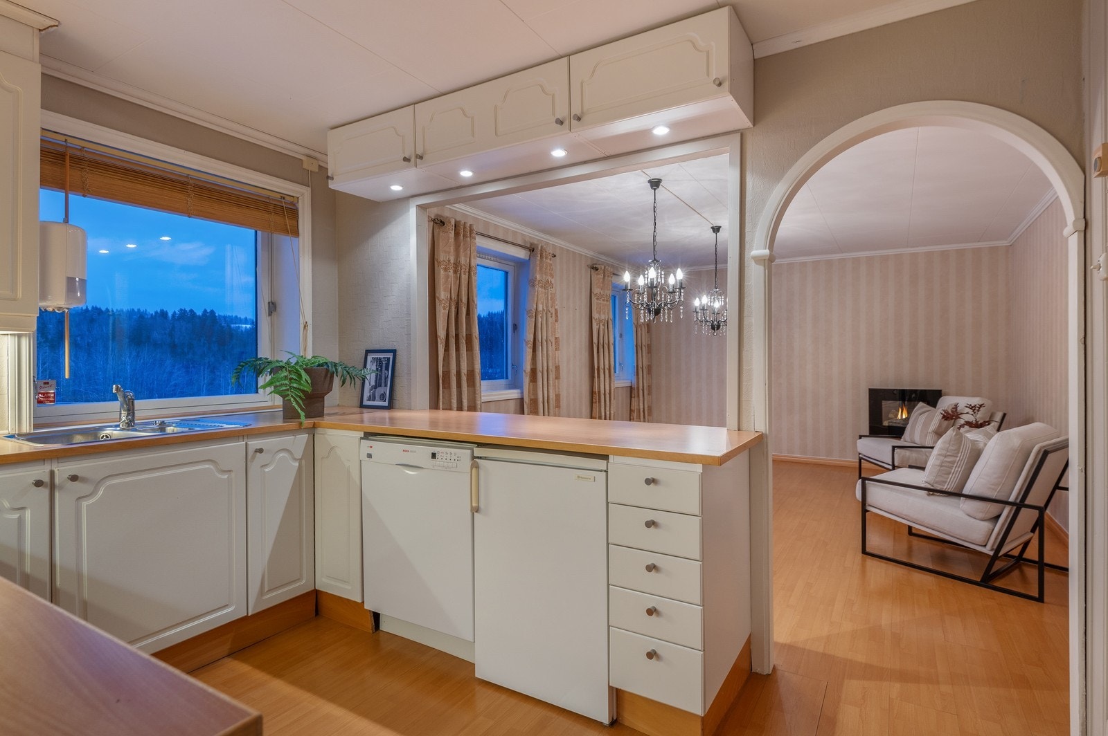 Velkommen til Jørgenstrøa 2 - En pen og romslig 2.romsleilighet beliggende på Tanem! Galleribilde