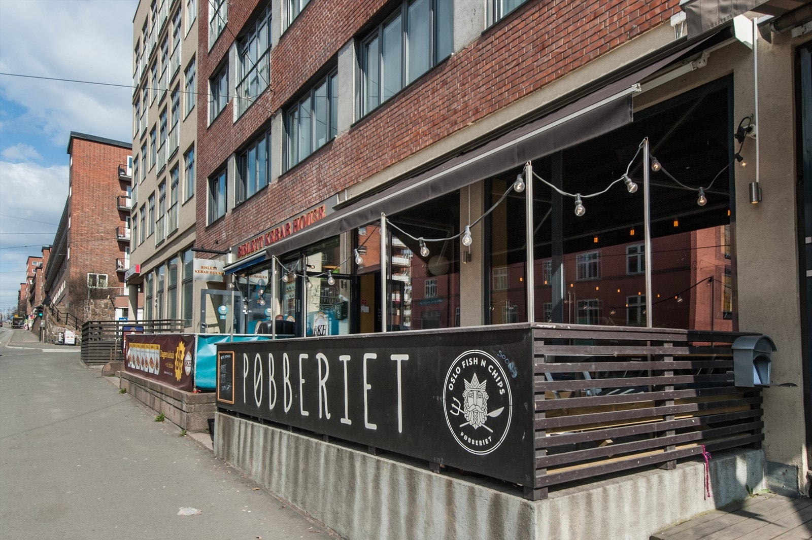 Godt utvalg av skjenkesteder og take-away. Galleribilde