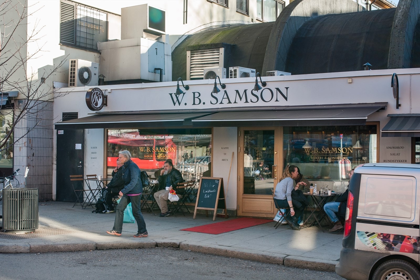 Flere kafeer i nabolaget. Galleribilde