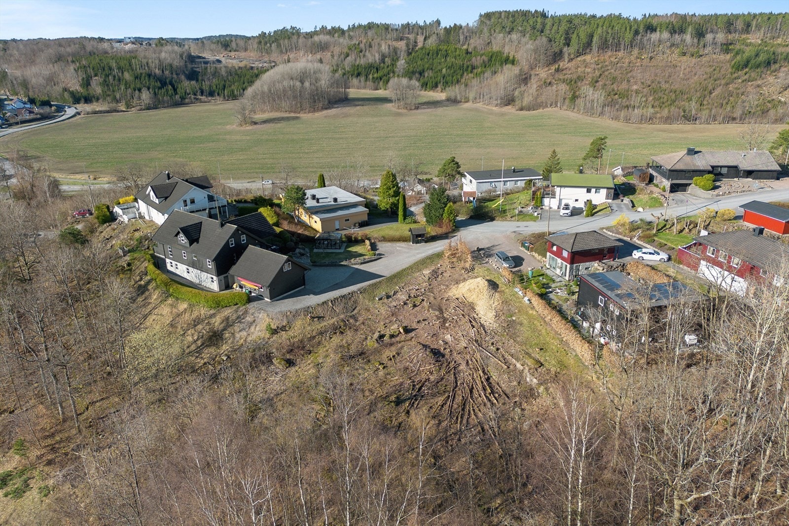 Melsom skole ligger i gåavstand fra tomten Galleribilde