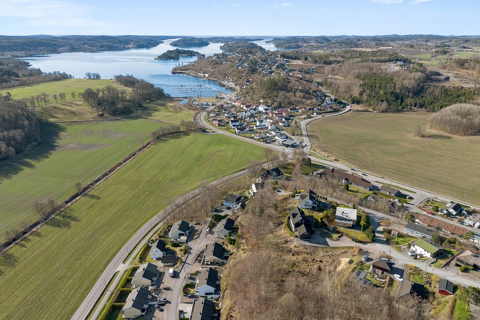 Nærhet til flotte turområder, badeplasser og sjø Galleribilde
