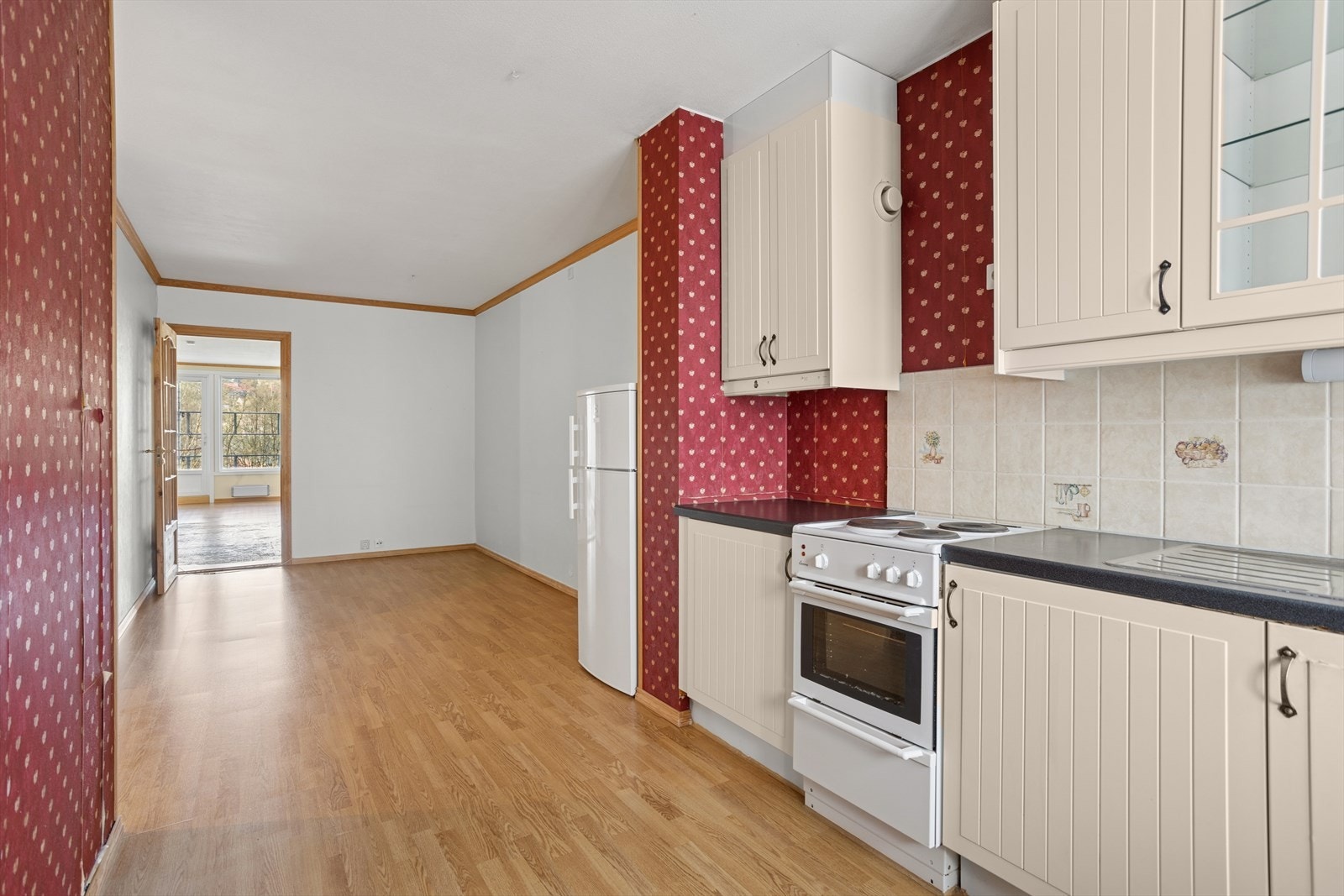 Åpen kjøkkenløsning som både er praktisk og elegant. Galleribilde