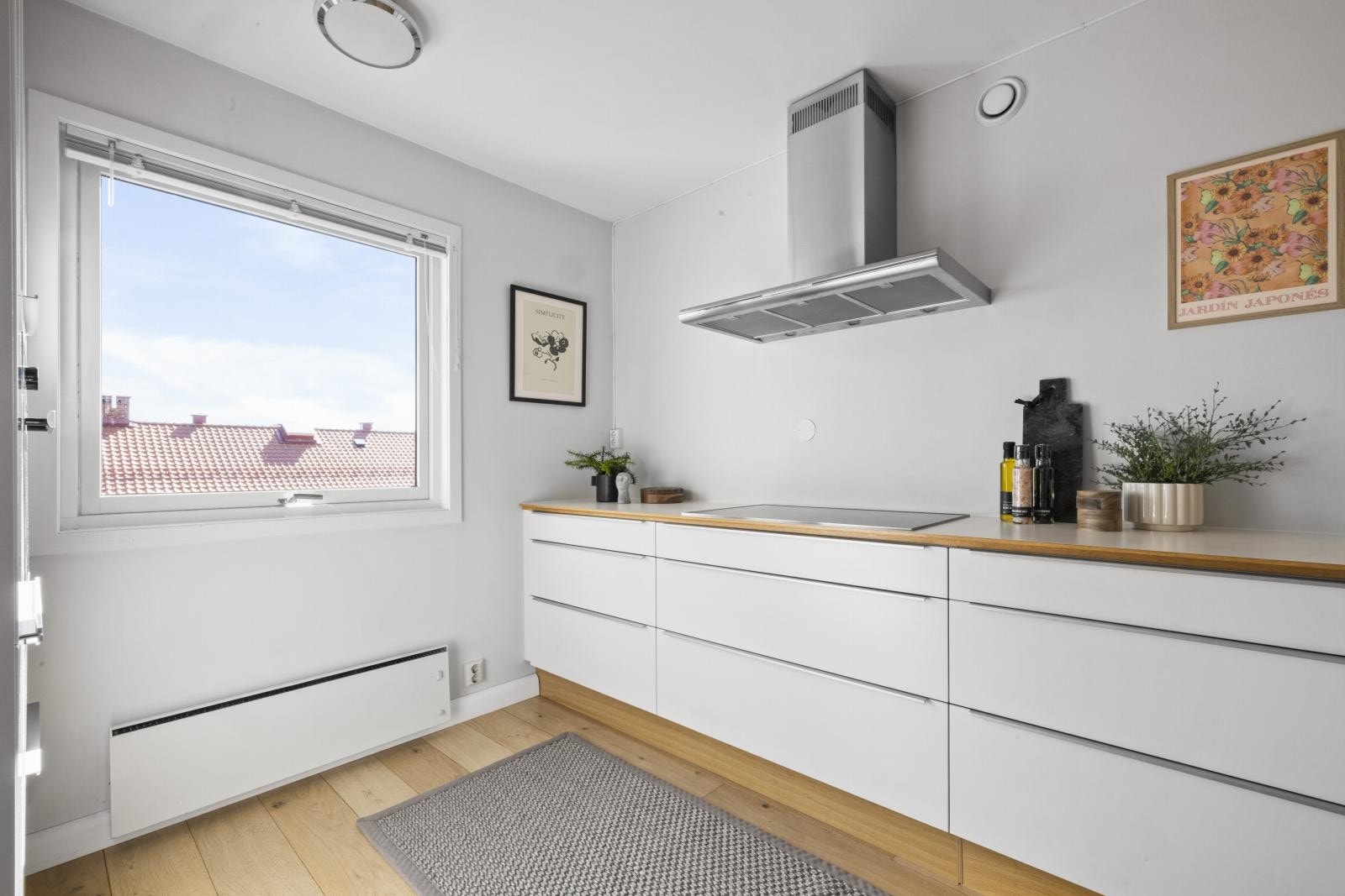 Godt med benk- og skapplass Galleribilde