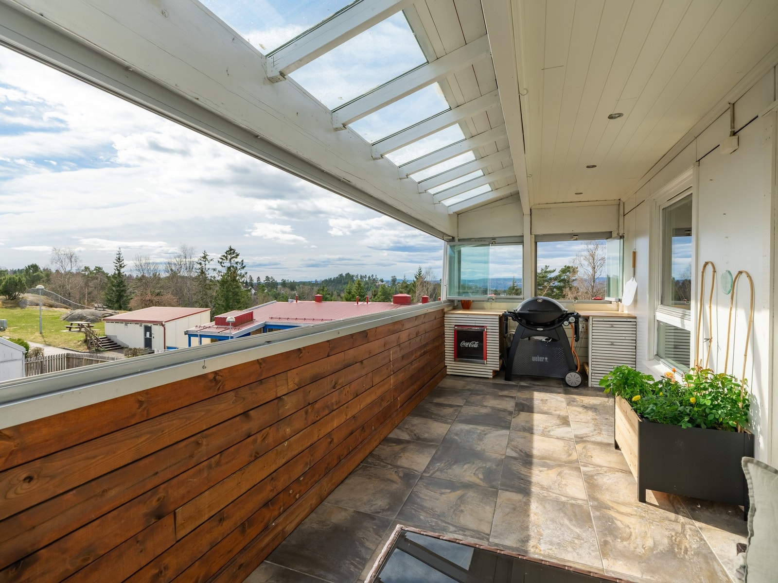Velkommen til Kantarellen terrasse 33 og denne nydelige topp- og hjørneleiligheten! Galleribilde