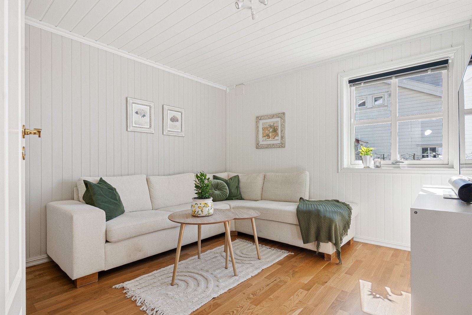 I dagens løsning er fire av rommene innredet med dobbeltseng og ett rom som en ekstra stue. Galleribilde