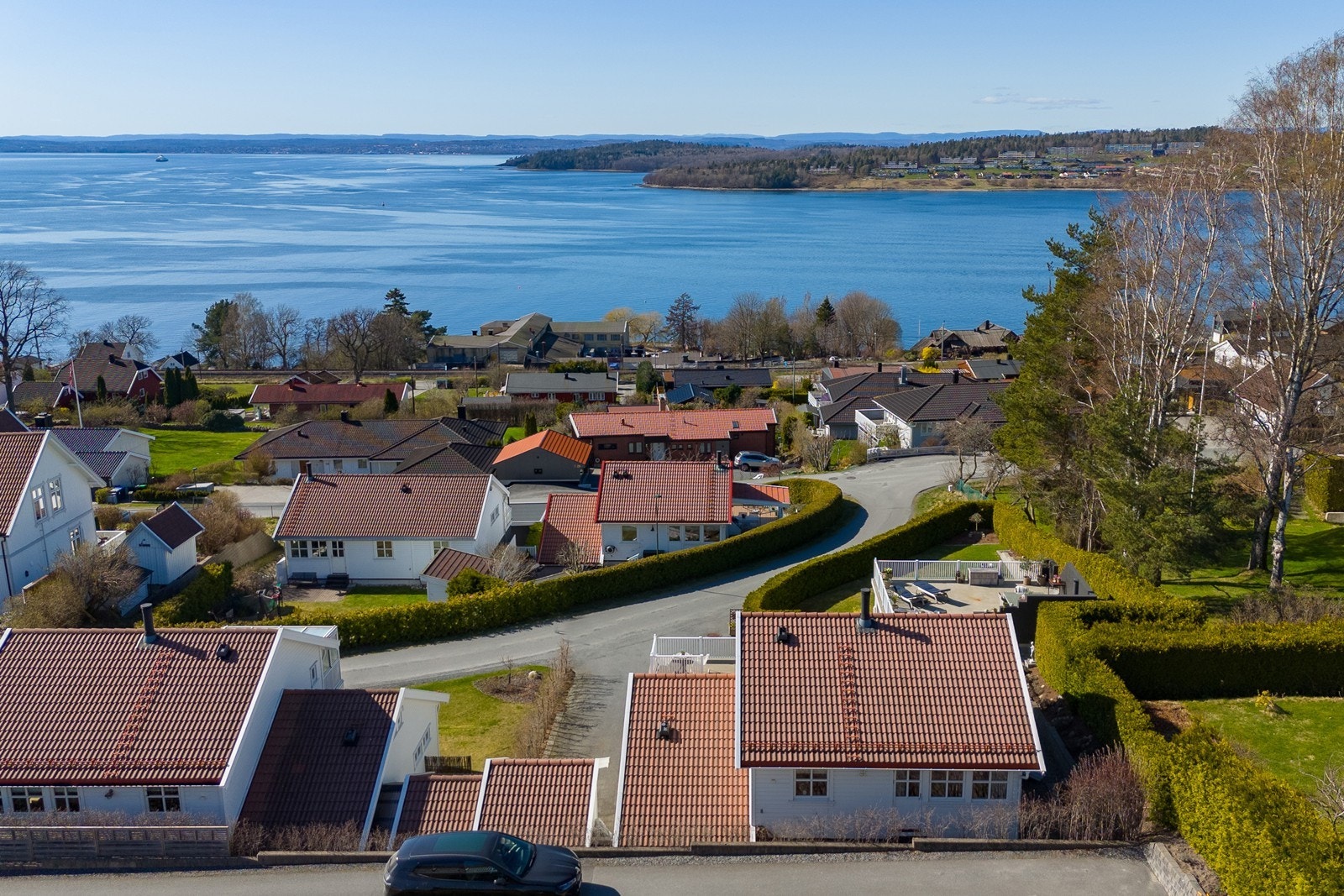 Her bor man i et rolig og skjermet område med fantastisk utsikt over Oslofjorden! Galleribilde