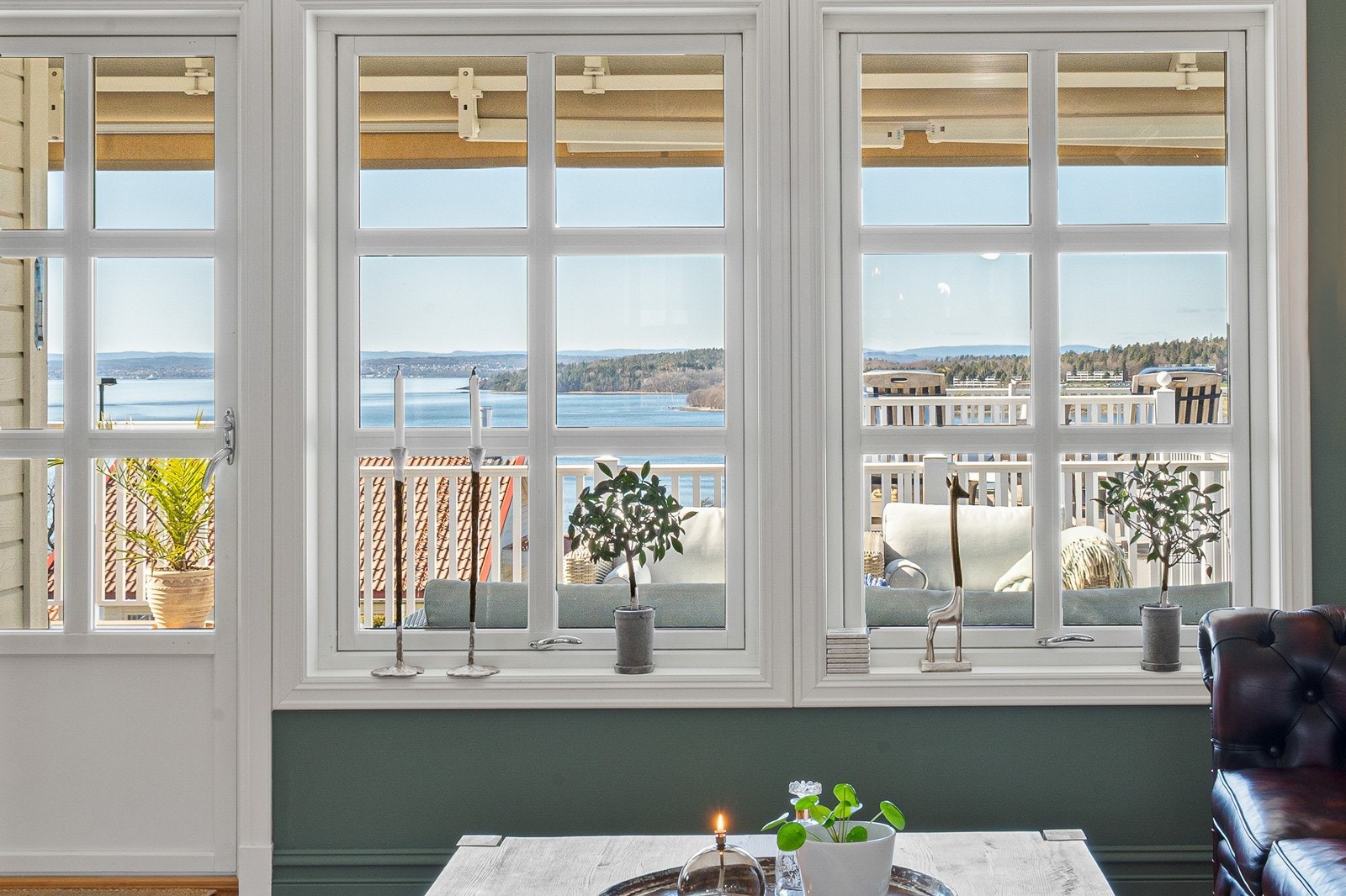 Fra stuen er det utgang til takterrasse på hele 89 kvm. Galleribilde