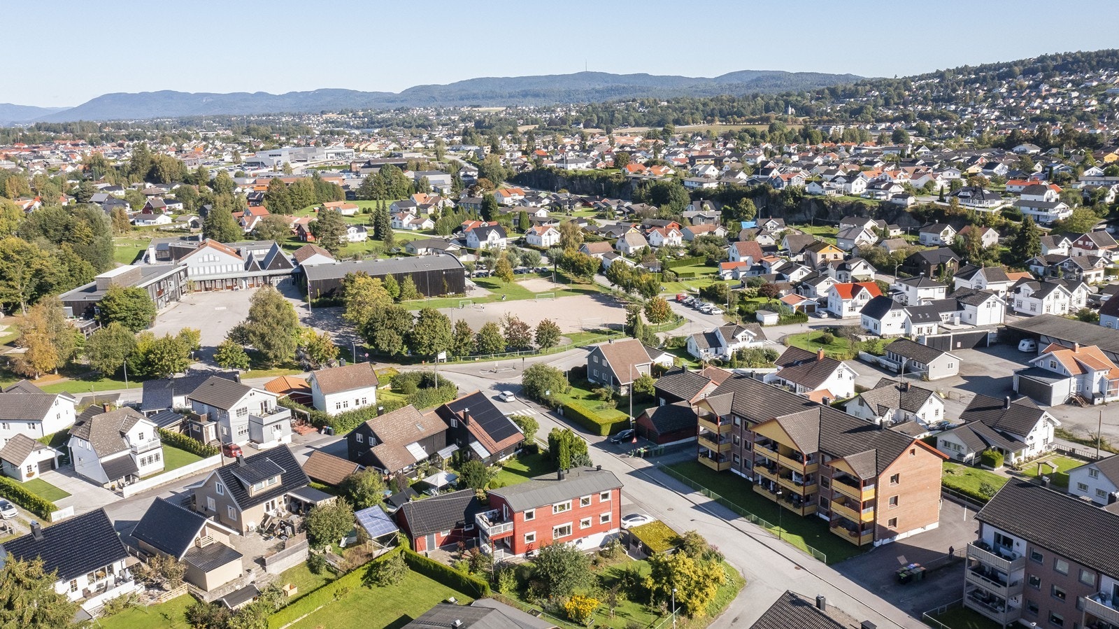 Vestsiden skole ligger like ved Galleribilde