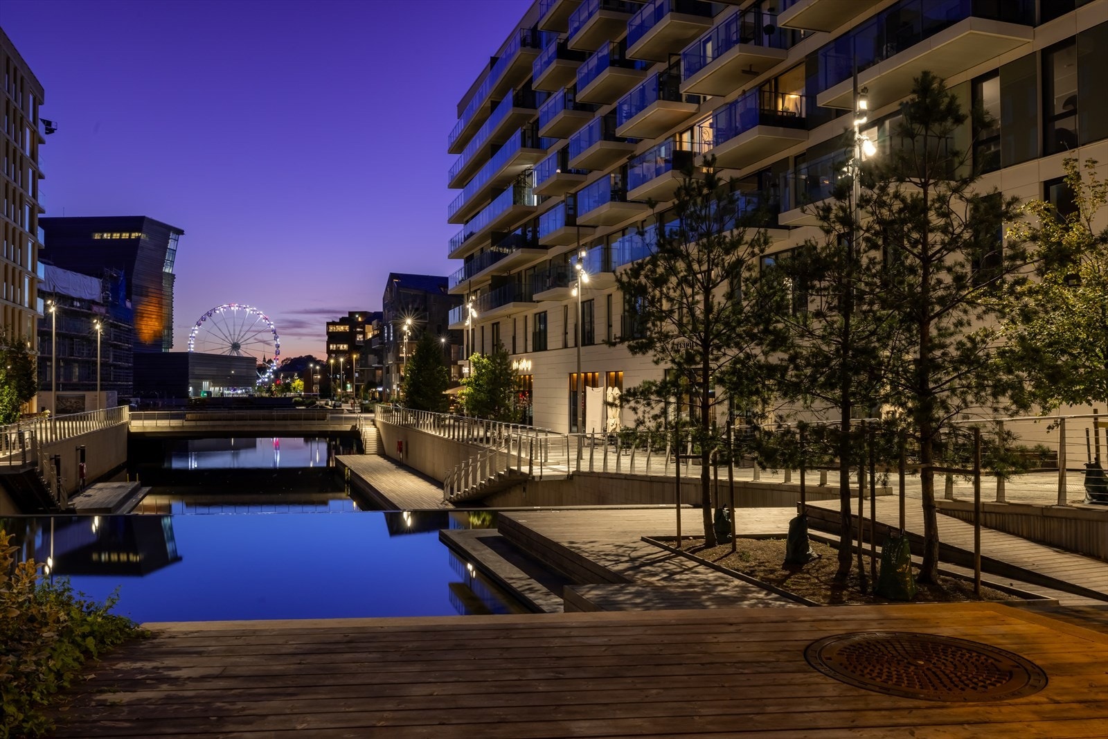 Det er mulig å kjøpe garasjeplass med el-billader i samme bygg Galleribilde