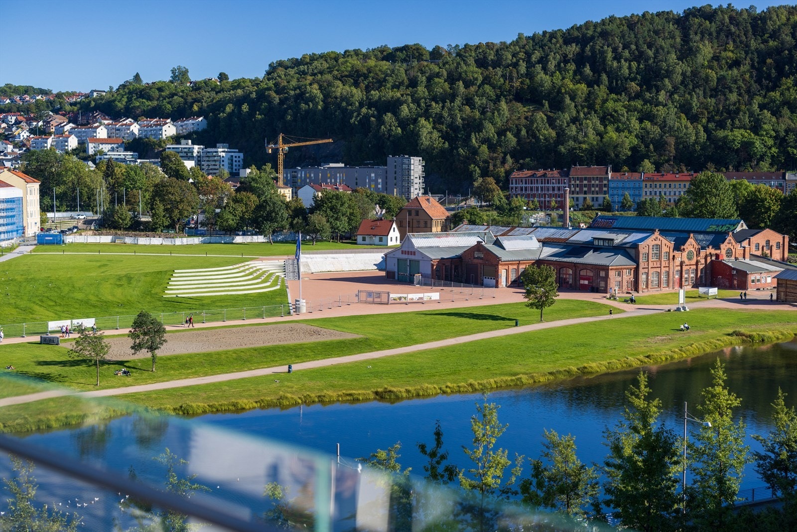 Utsikt fra balkongen mot Middelalderparken og Ekeberg Galleribilde