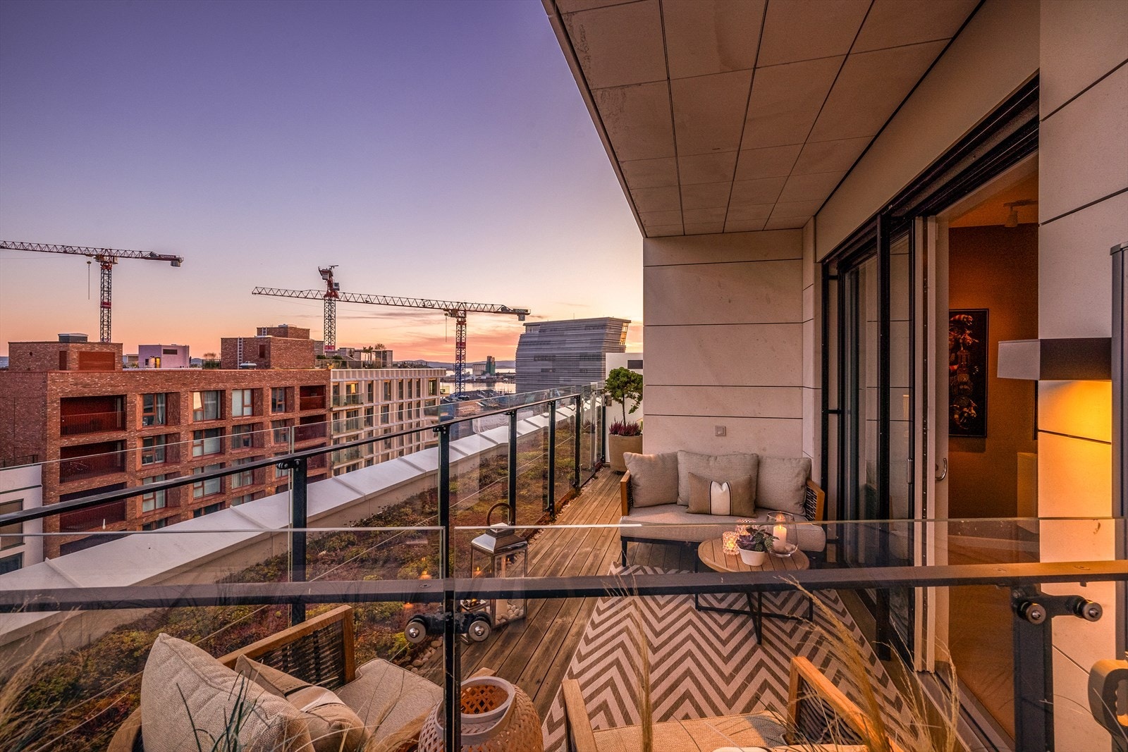 Her har du en flott takterrasse på ca. 12m² Galleribilde