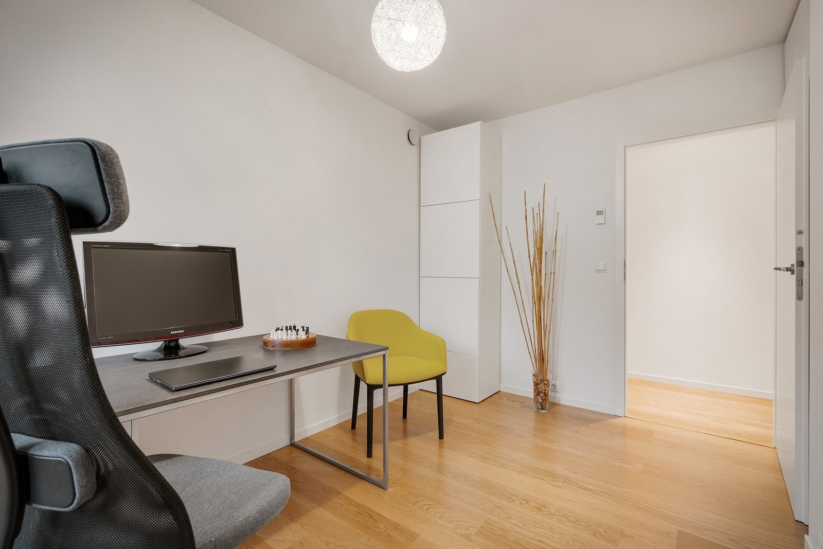 - Gjør som selger og innred rommet til et kontor, perfekt på dager med hjemmekontor - Galleribilde