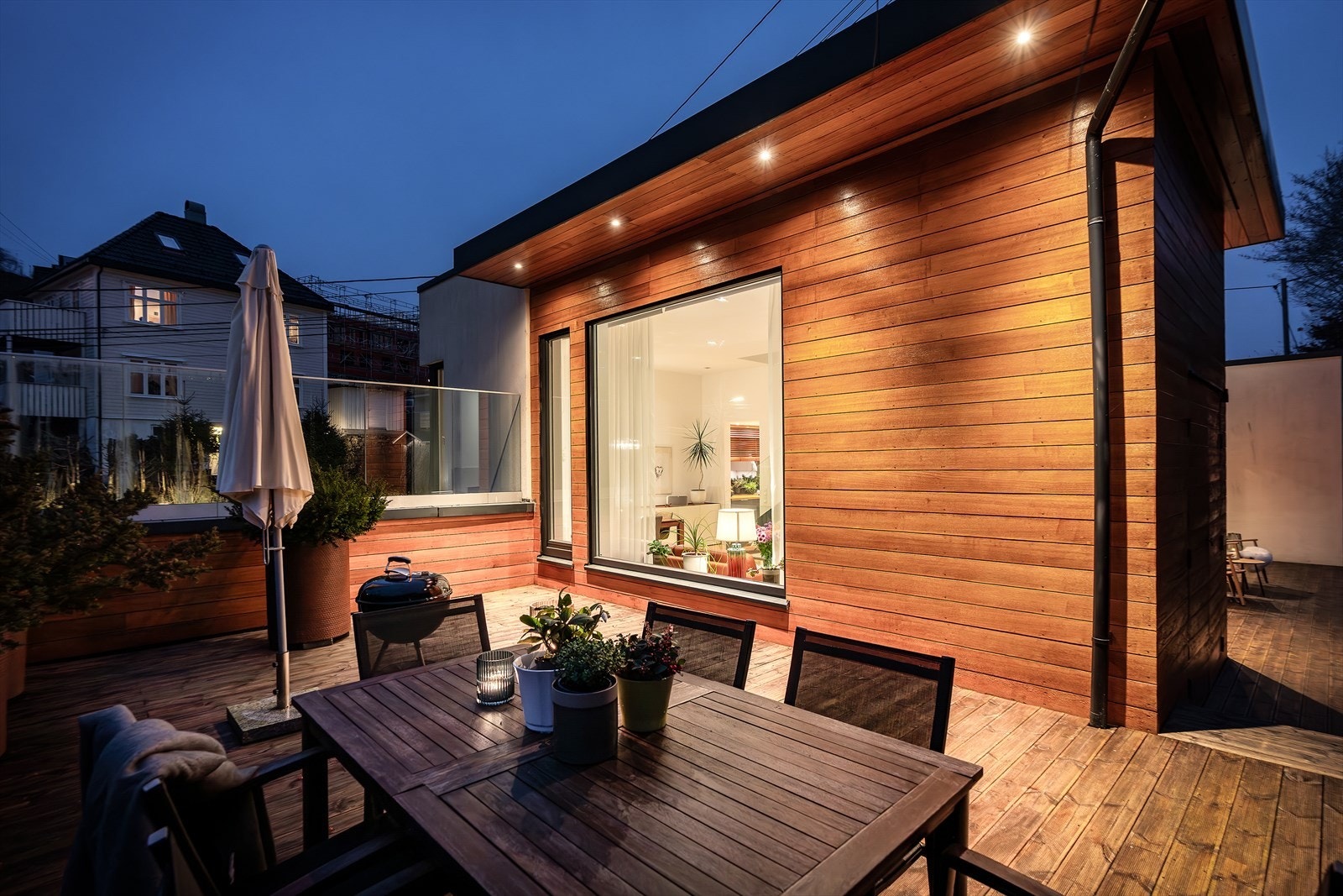 - Det er flere uteplasser med gode solforhold - Galleribilde