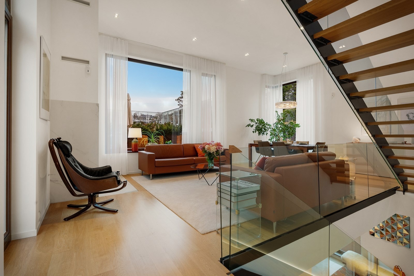 - La oss ta turen opp i tredje etasje - Galleribilde