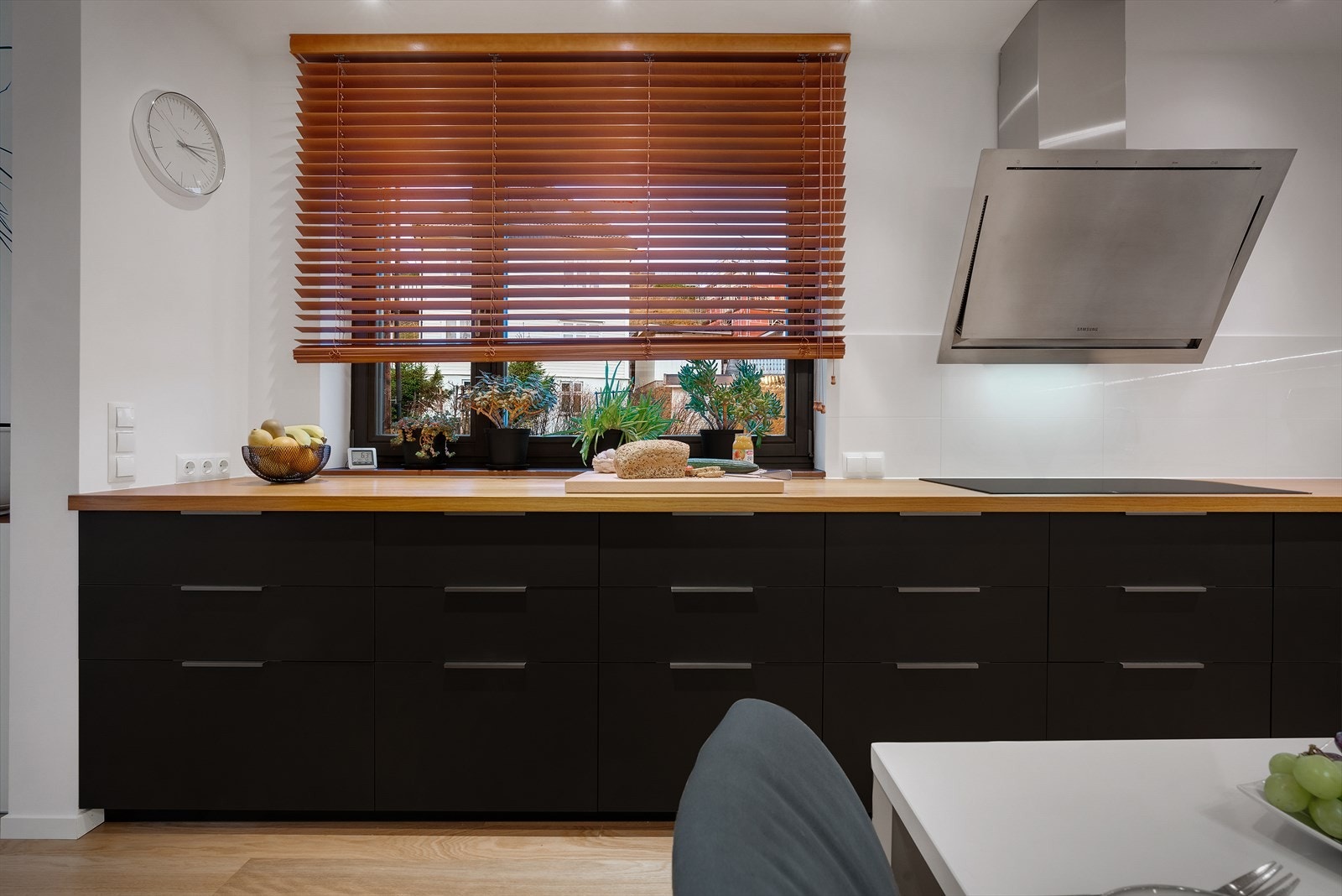 - Merk flisene bak kjøkkenbenken, et vedlikeholdsvennlig valg! - Galleribilde