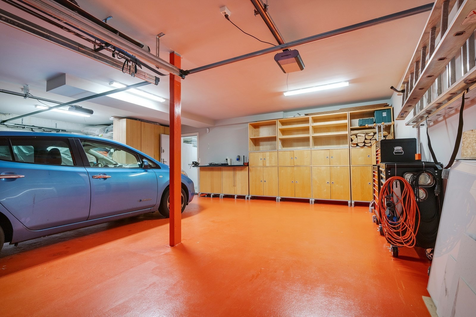 - Her er det plass til 3 biler - Galleribilde