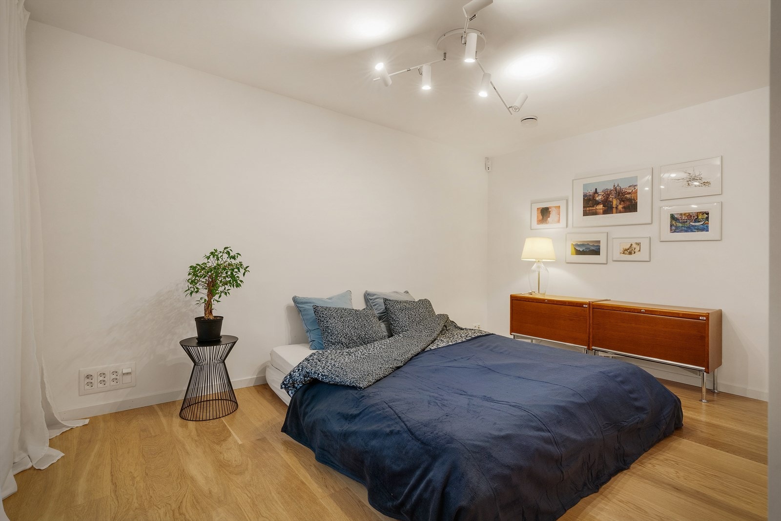 - Stort soverom på hele 12,8 m² - Galleribilde